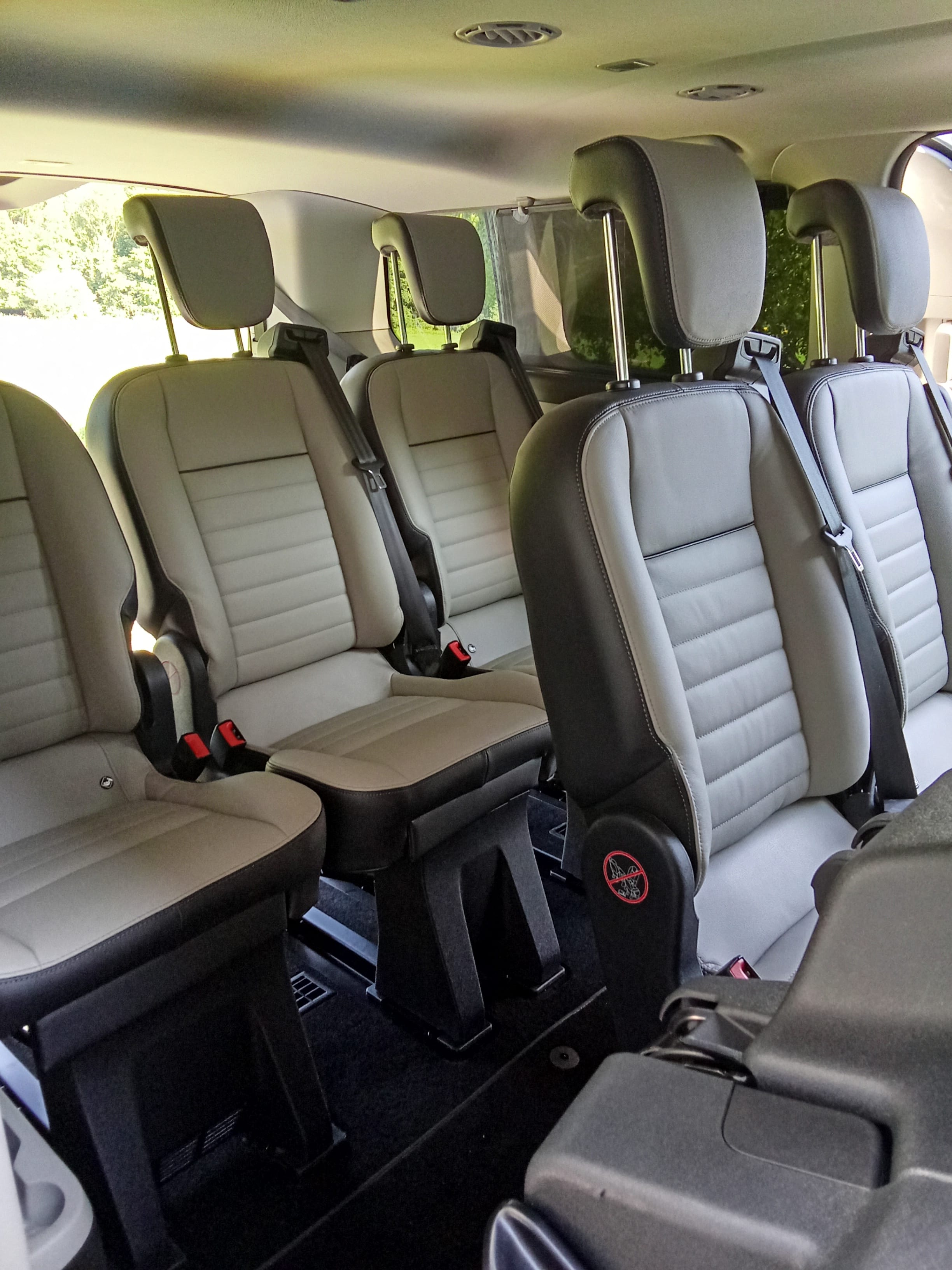 Ford Grand Tourneo avec GPS