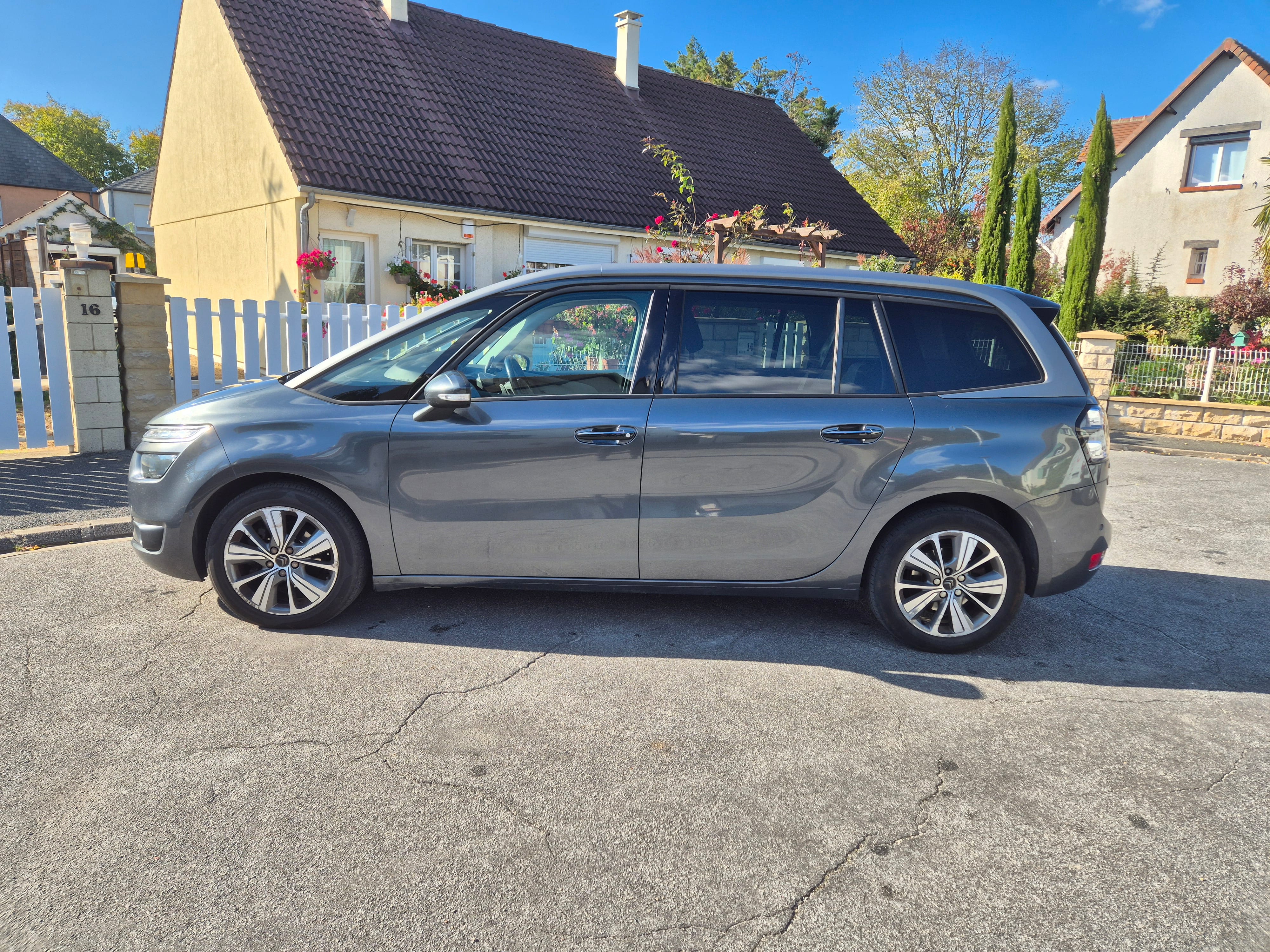 Citroen C4 Grand Picasso - 7 places - Boite Auto - avec Climatisation
