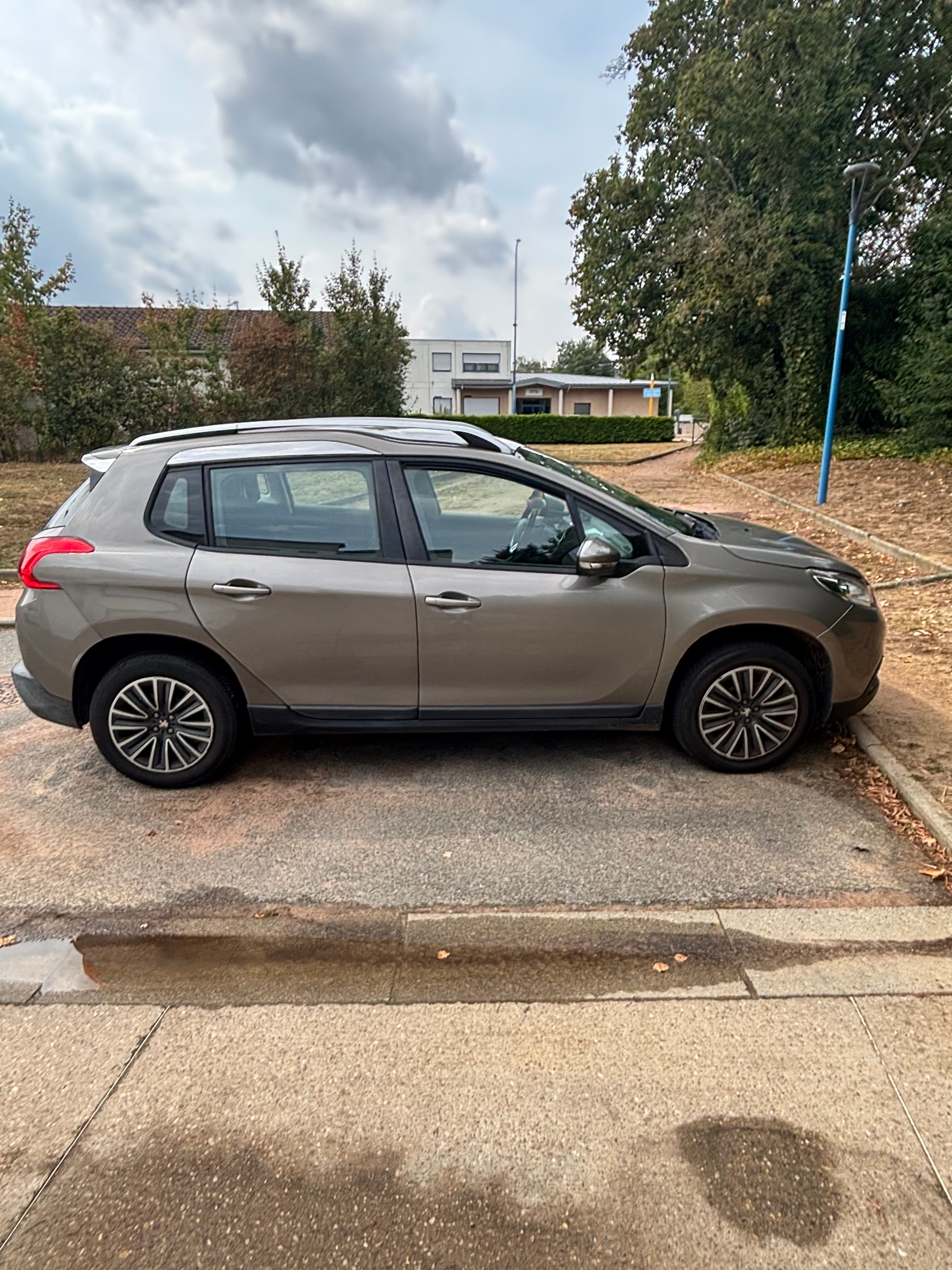 Peugeot 2008 avec Climatisation