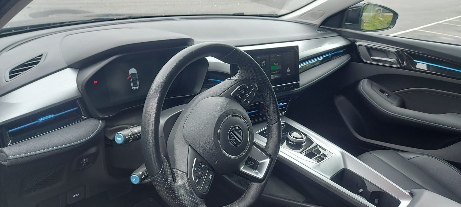 MG MG5 with Apple CarPlay