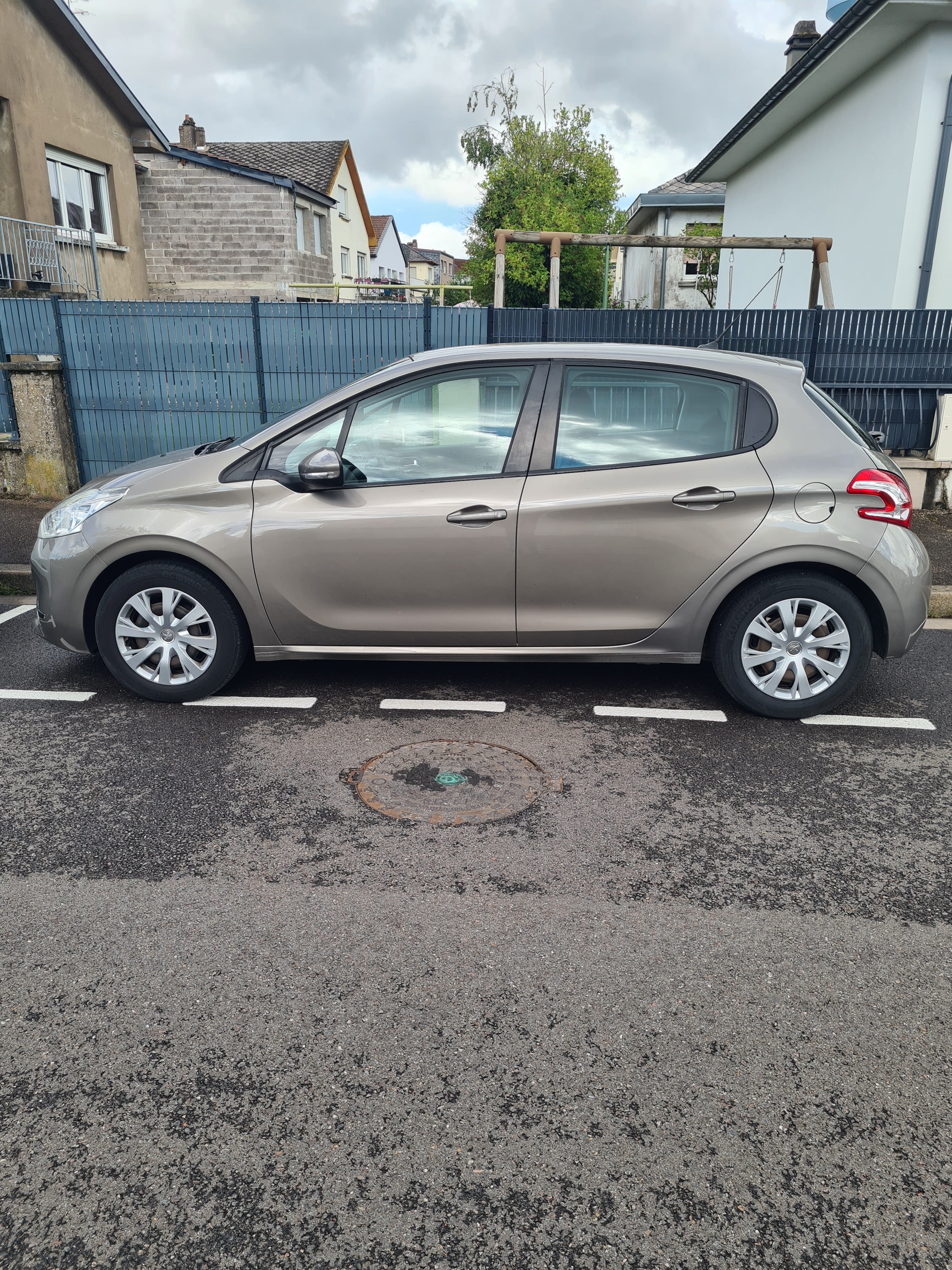 Peugeot 208 avec Climatisation