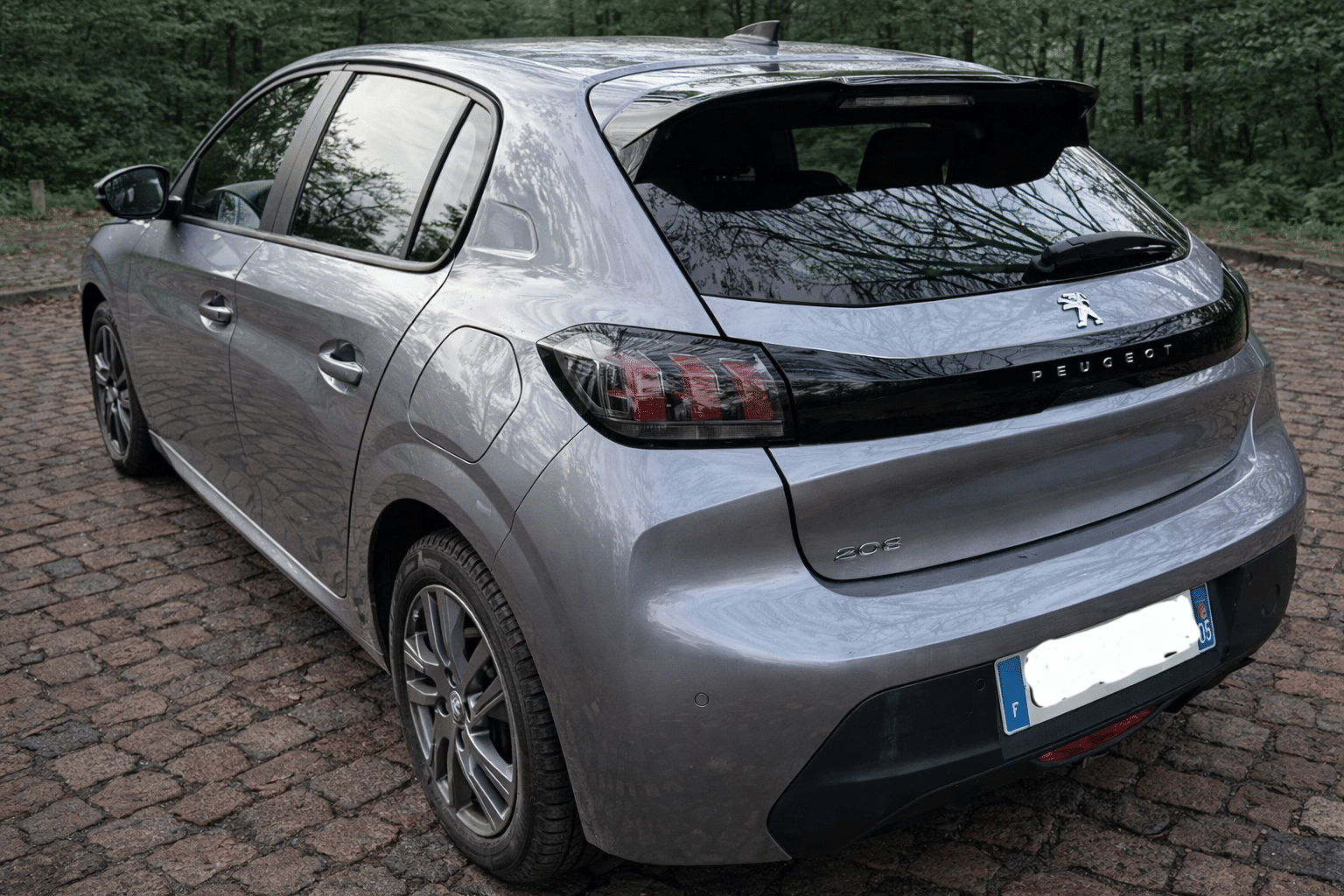 Peugeot 208 avec GPS