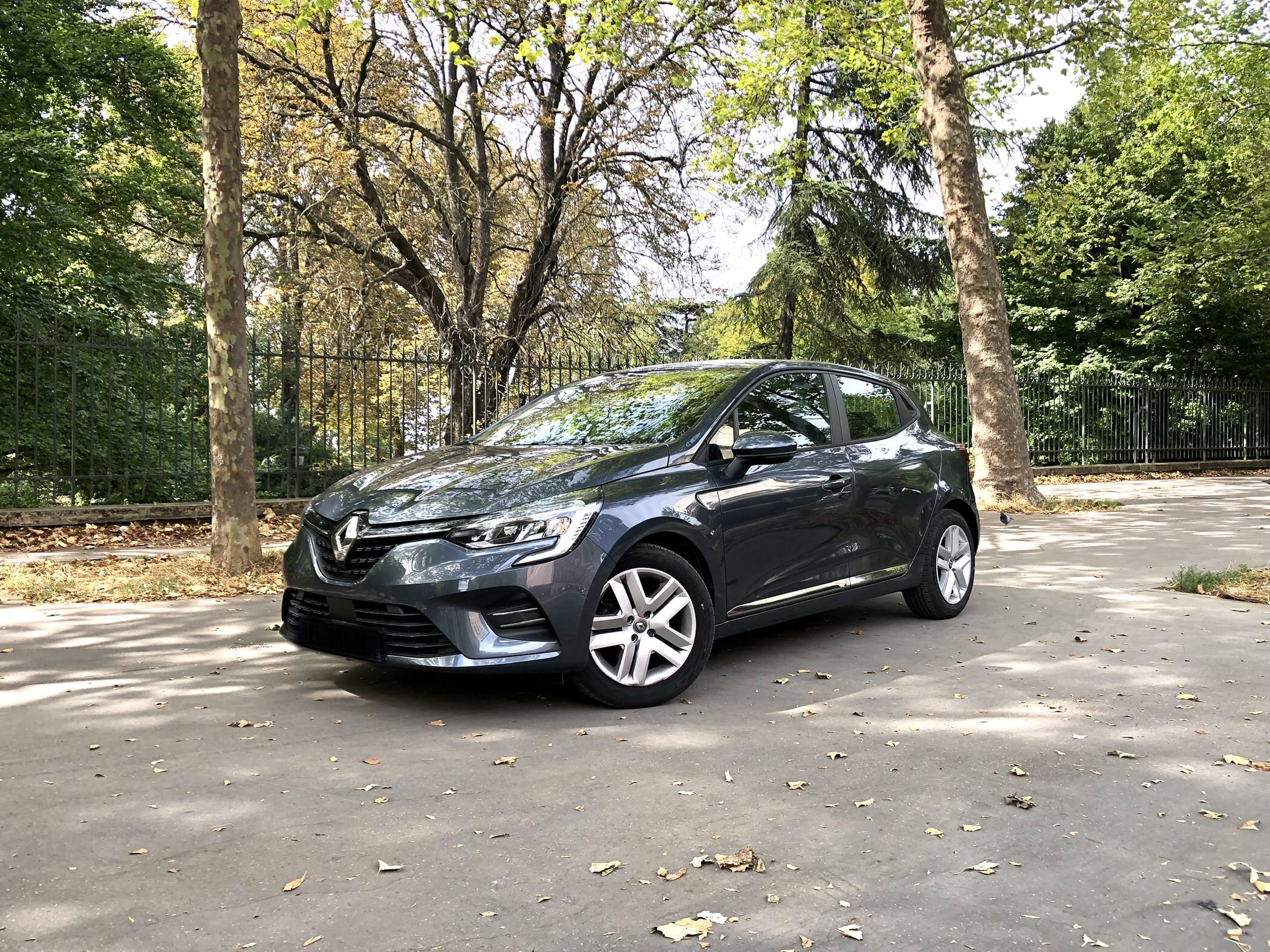 Renault Clio FP577 avec Climatisation