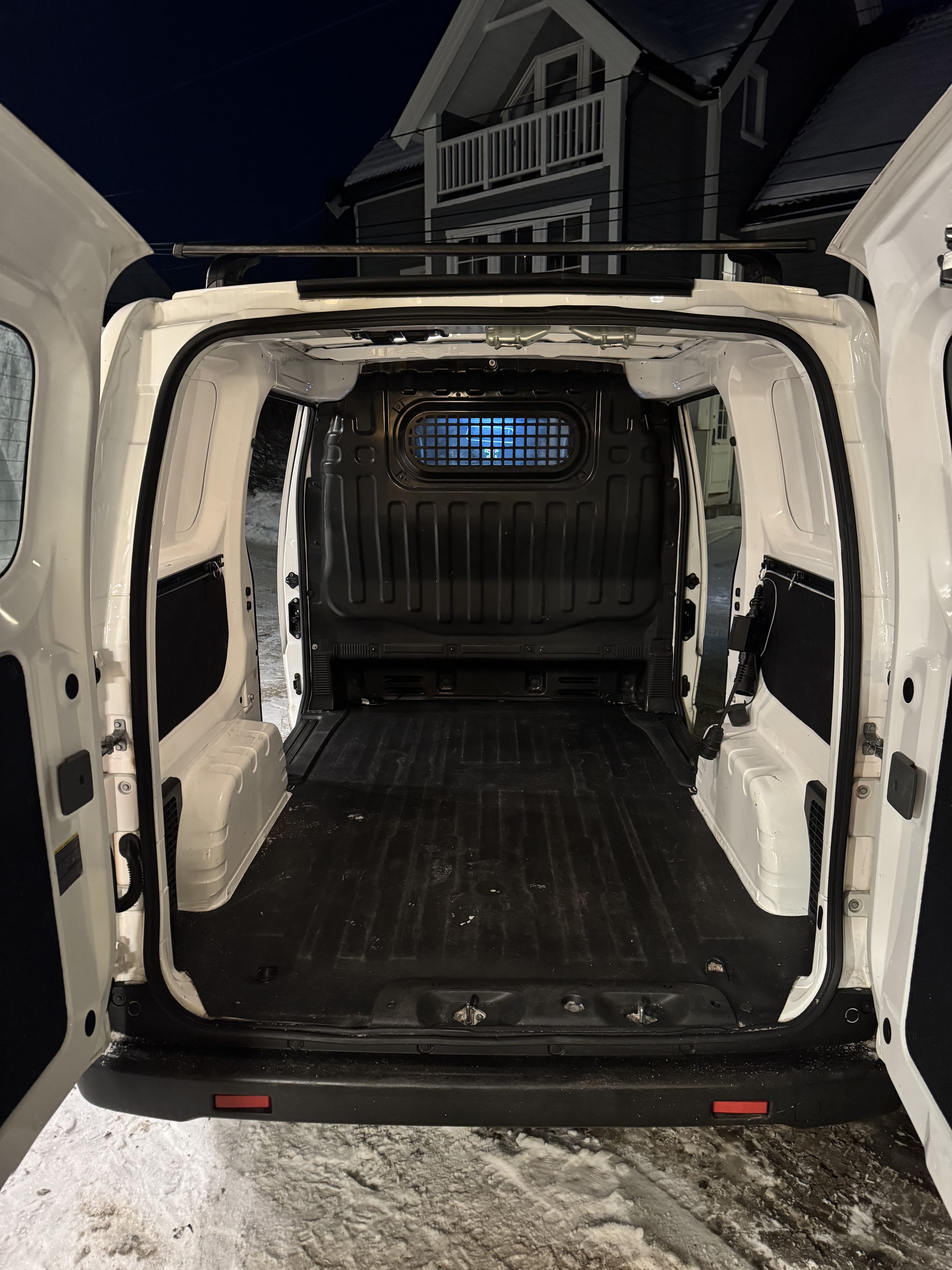 Nissan e-NV200 Varebil med Vinterdekk
