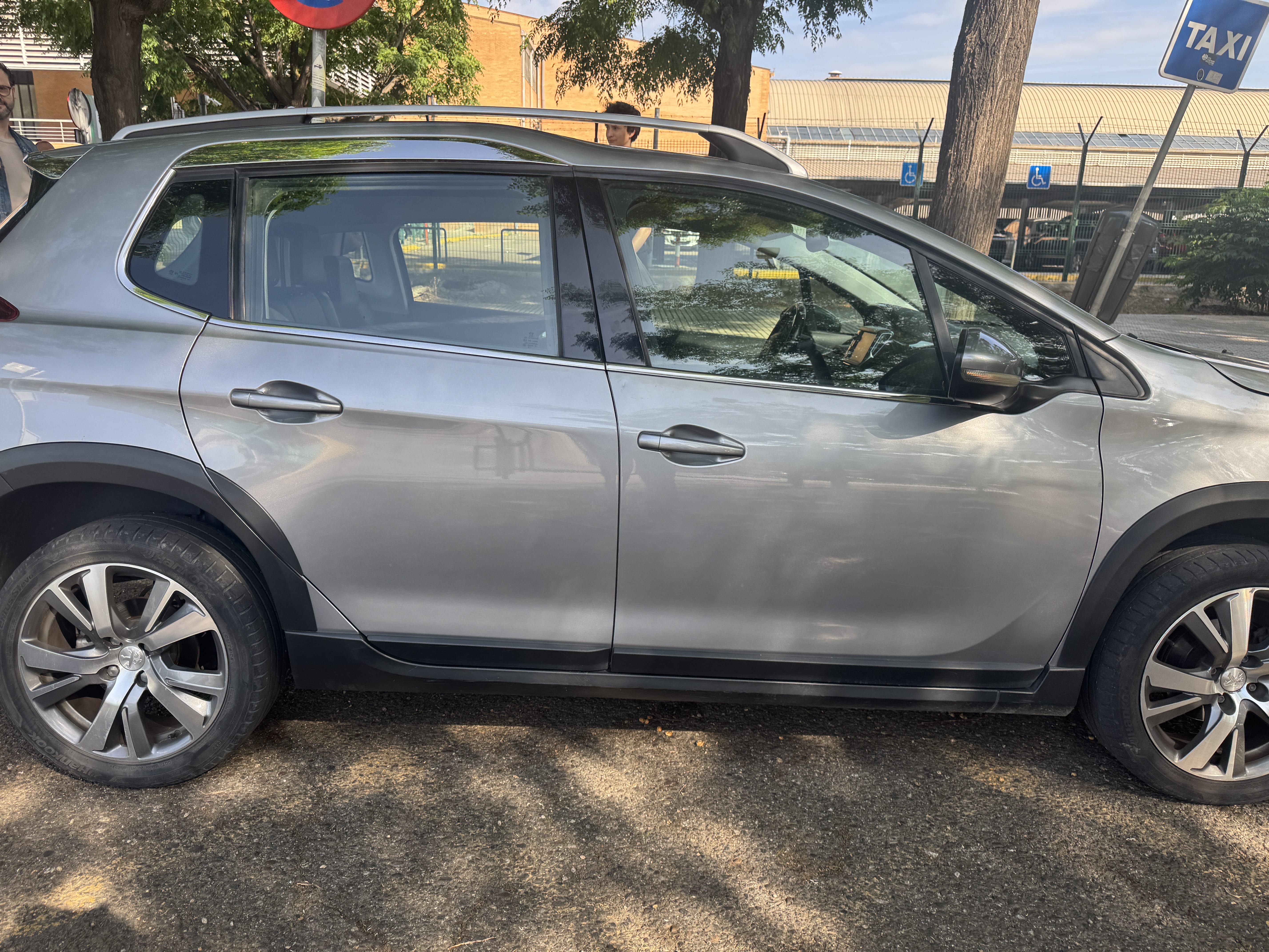 Peugeot 2008 1.5 blueHDI avec Climatisation