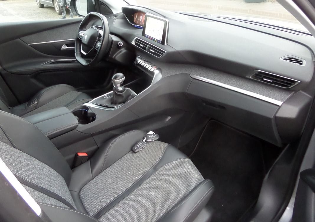 Peugeot 3008 avec Pneus neige