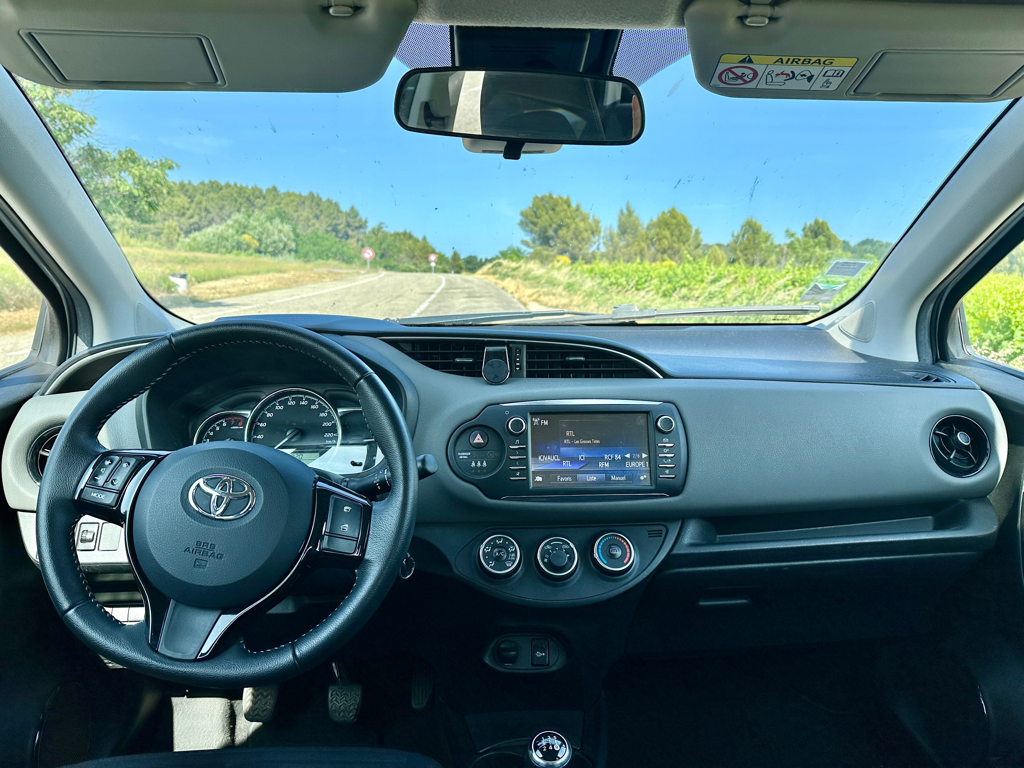 Toyota Yaris 5-Door L avec Entrée audio / iPod