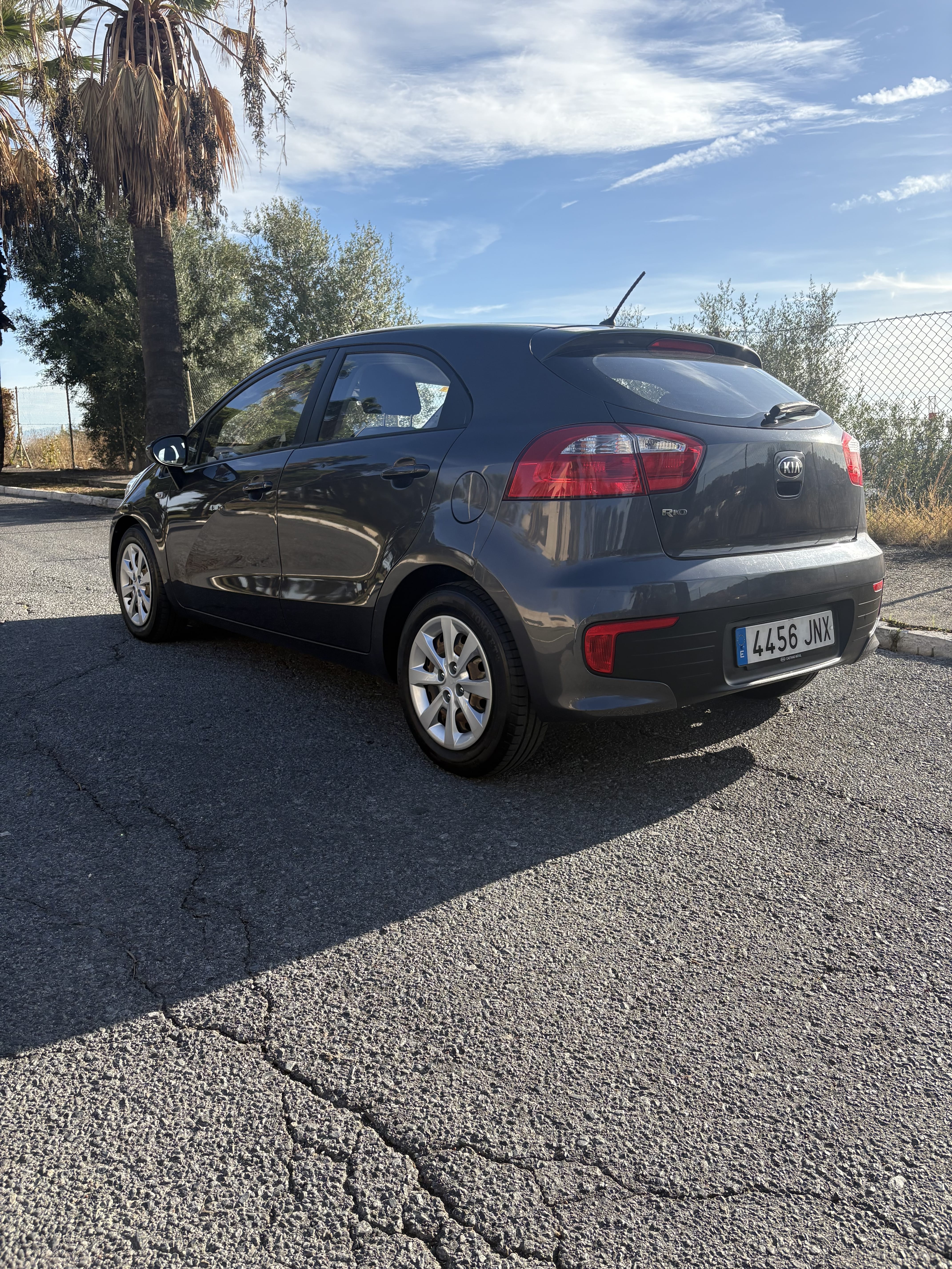 Kia Rio con Aire acondicionado