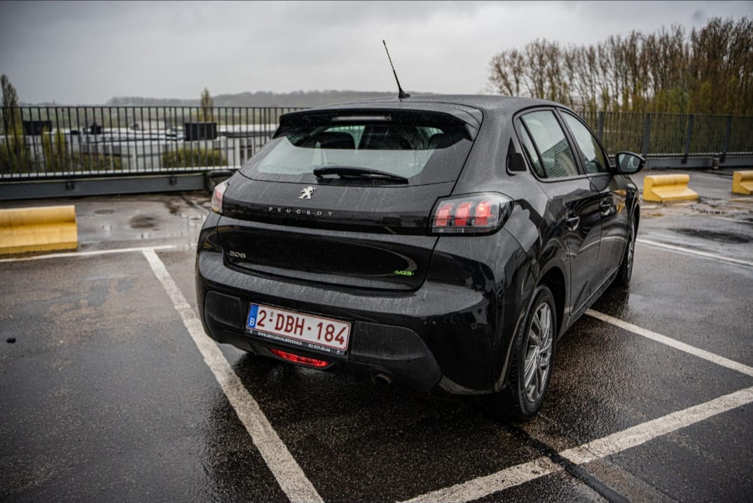 Peugeot 208 avec GPS