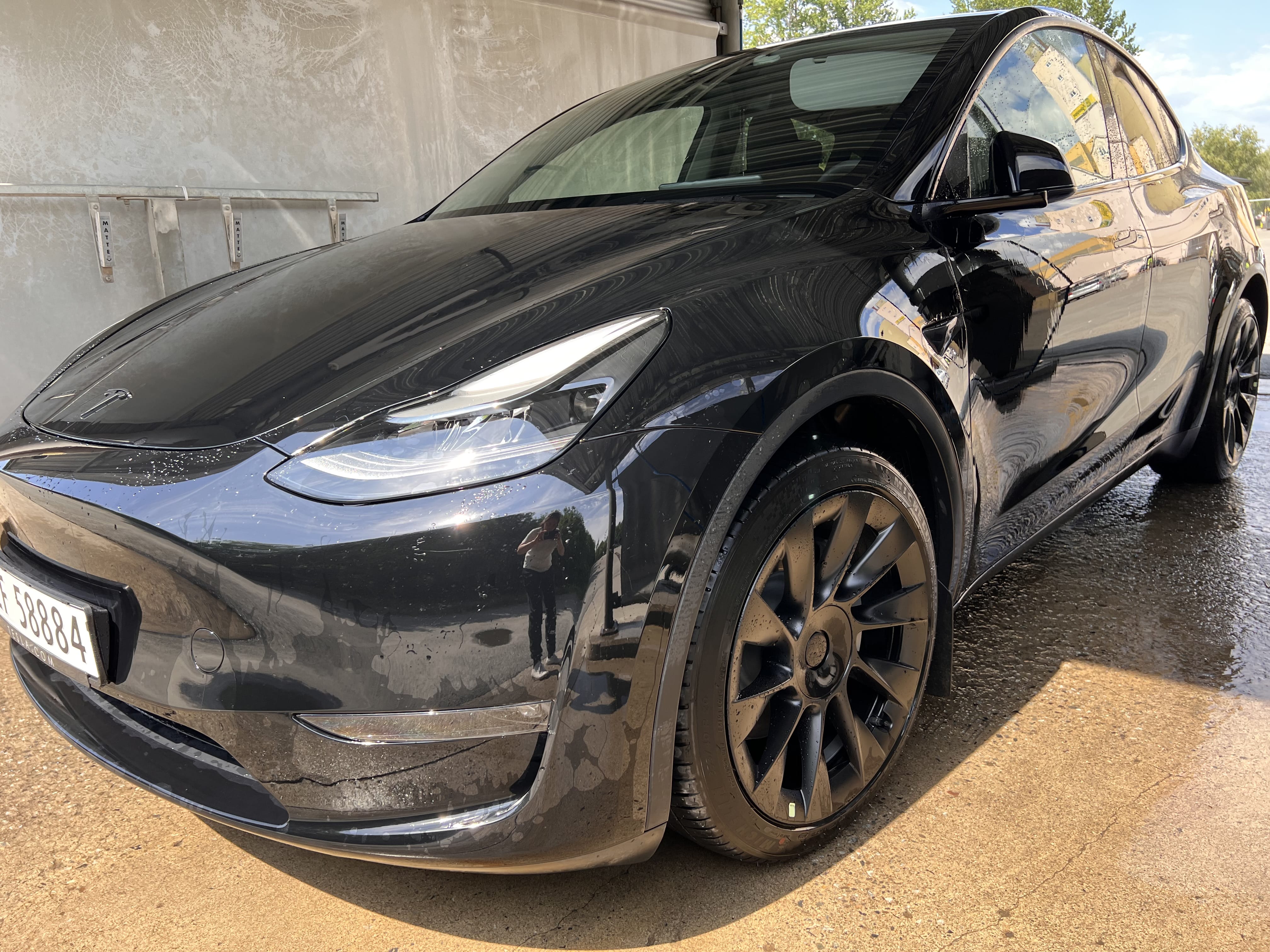 Tesla Model Y med Aircondition