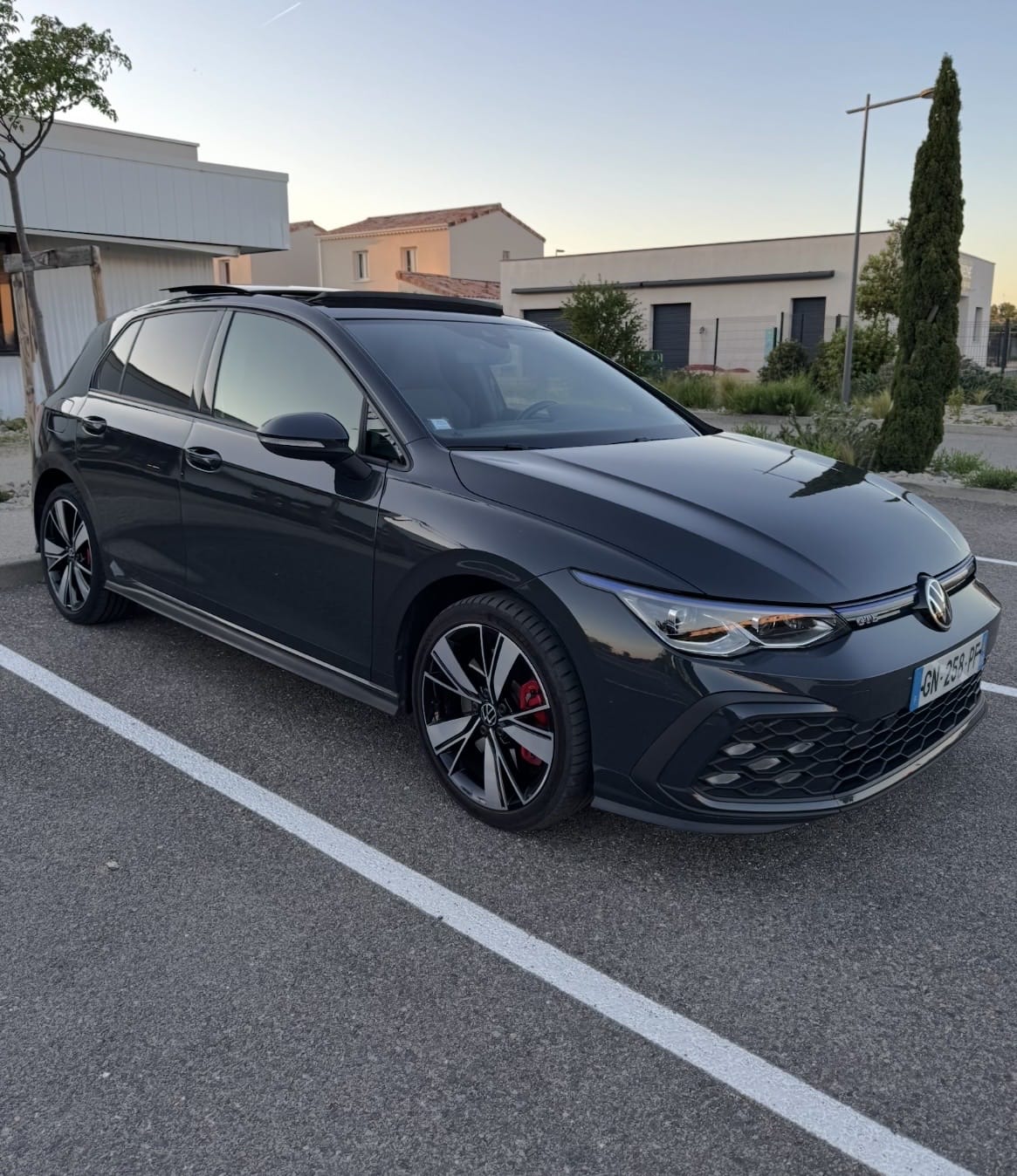Volkswagen Golf, 2020, Essence 98 / Électrique (hybride), automatique