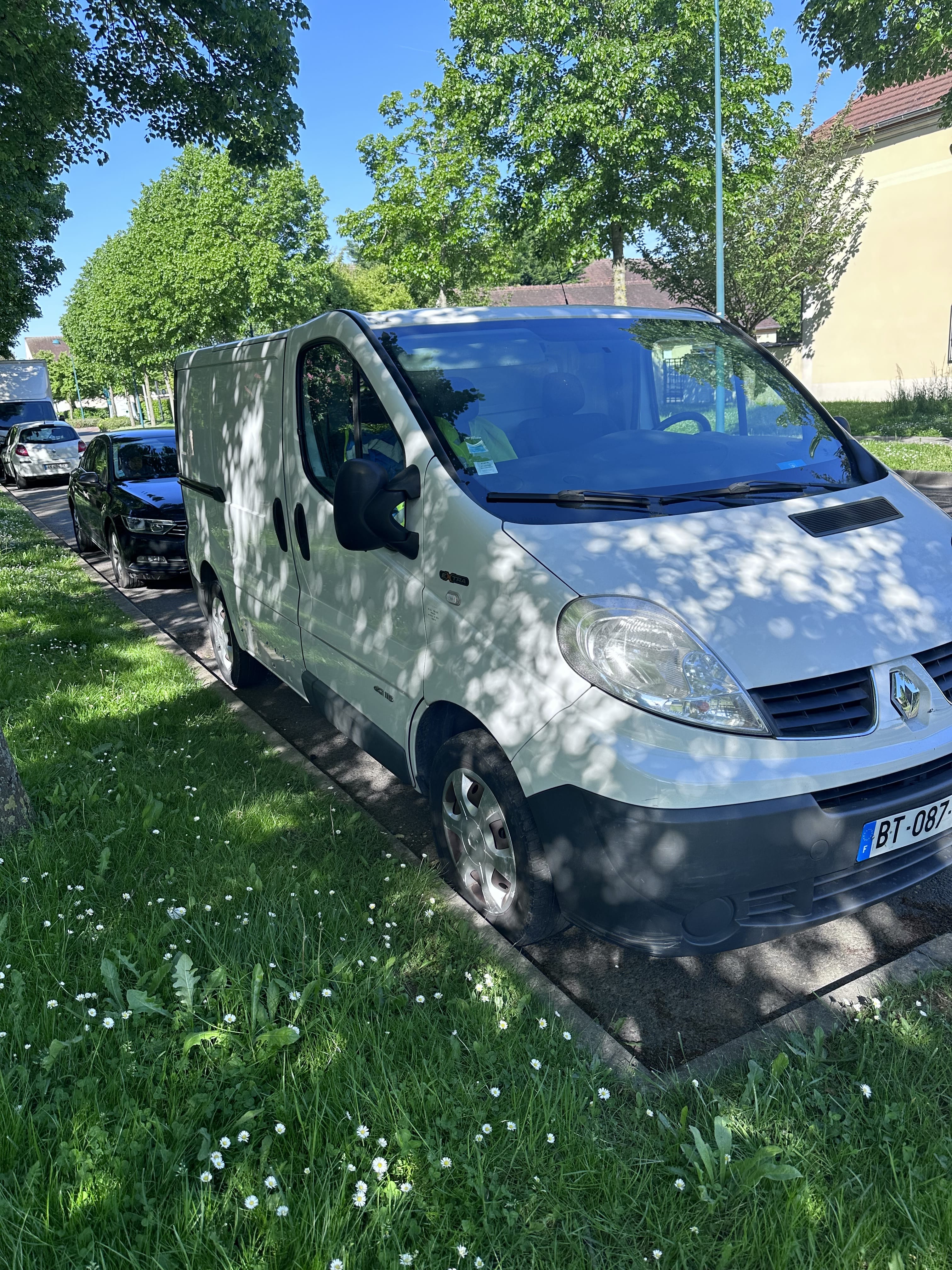 Renault Trafic 2.0 dci avec Climatisation