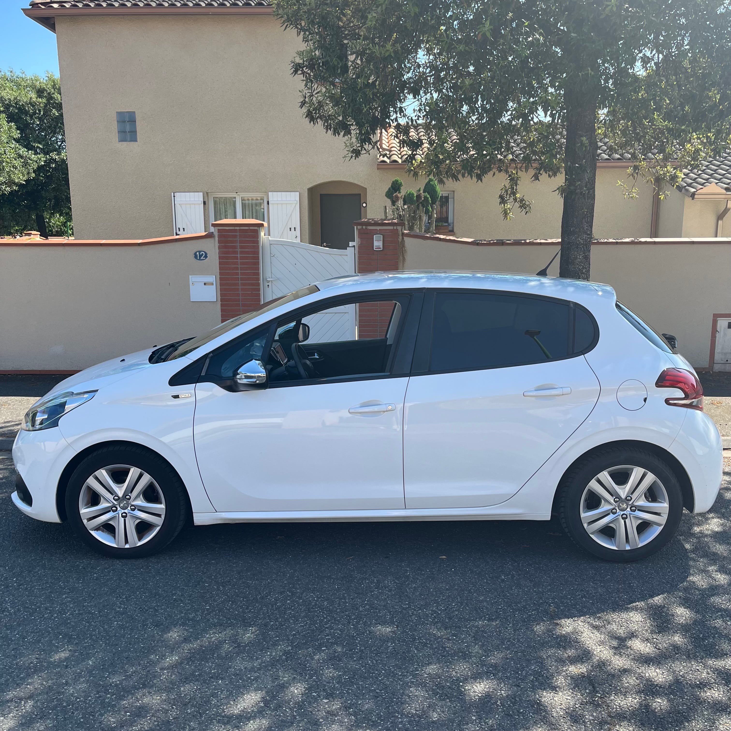 Peugeot 208 avec Climatisation