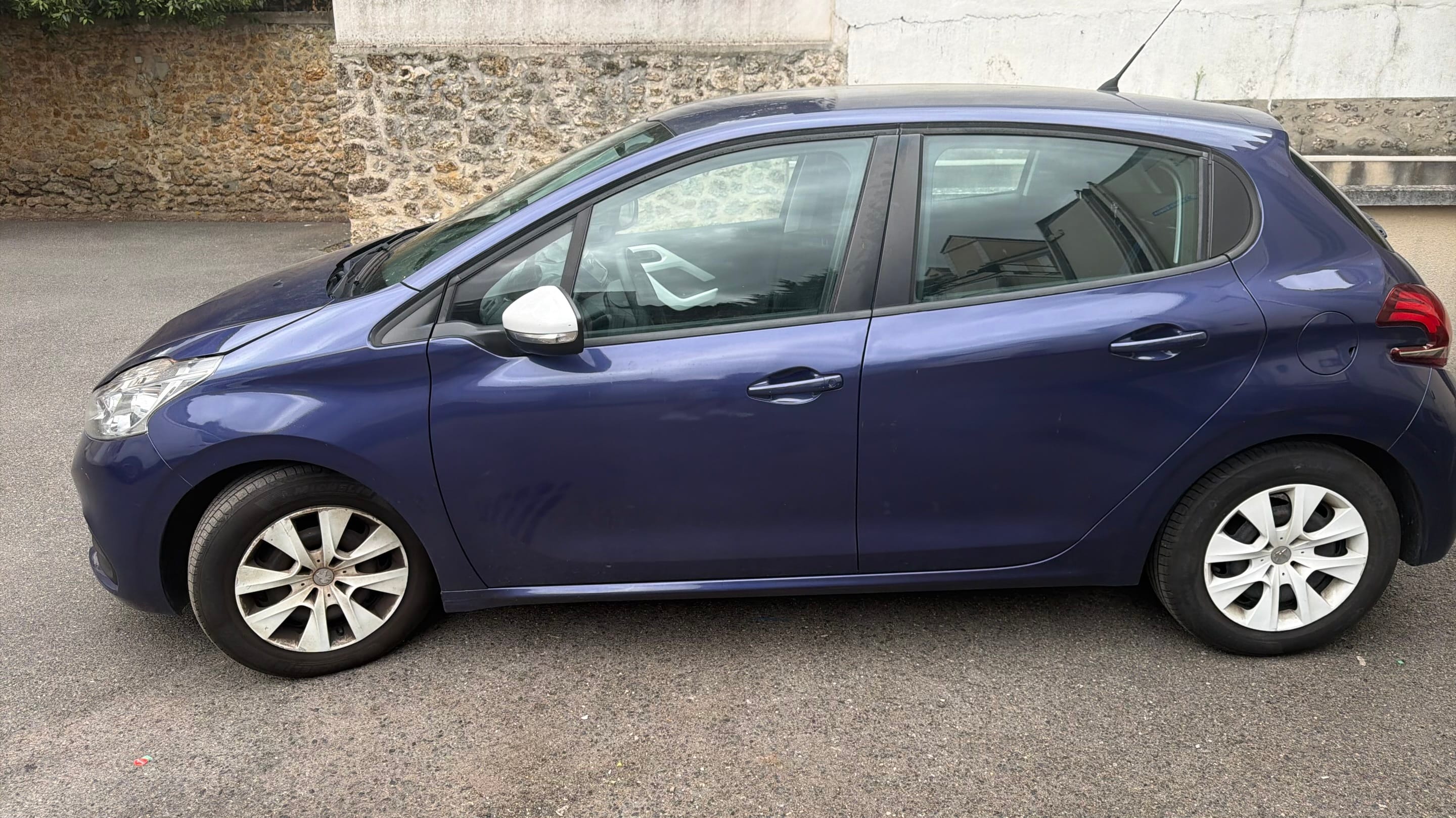 Peugeot 208 avec Climatisation