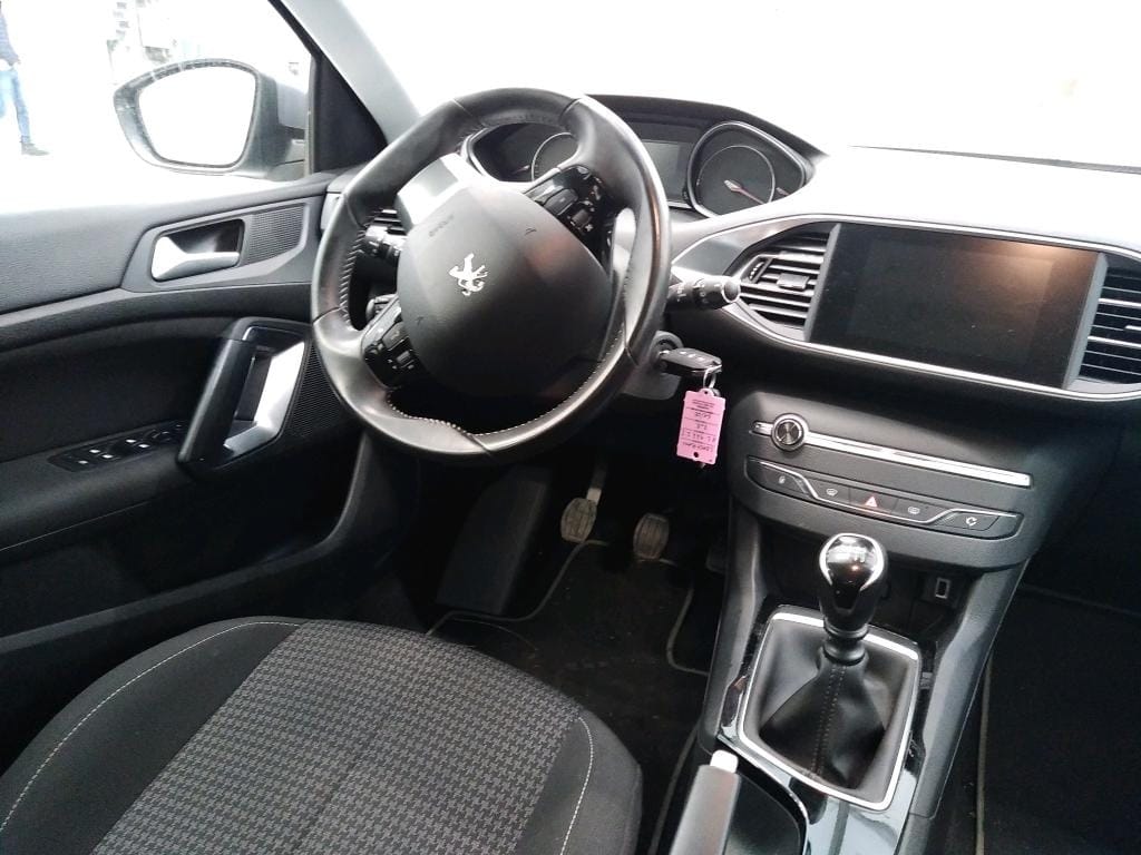 Peugeot 308 avec GPS