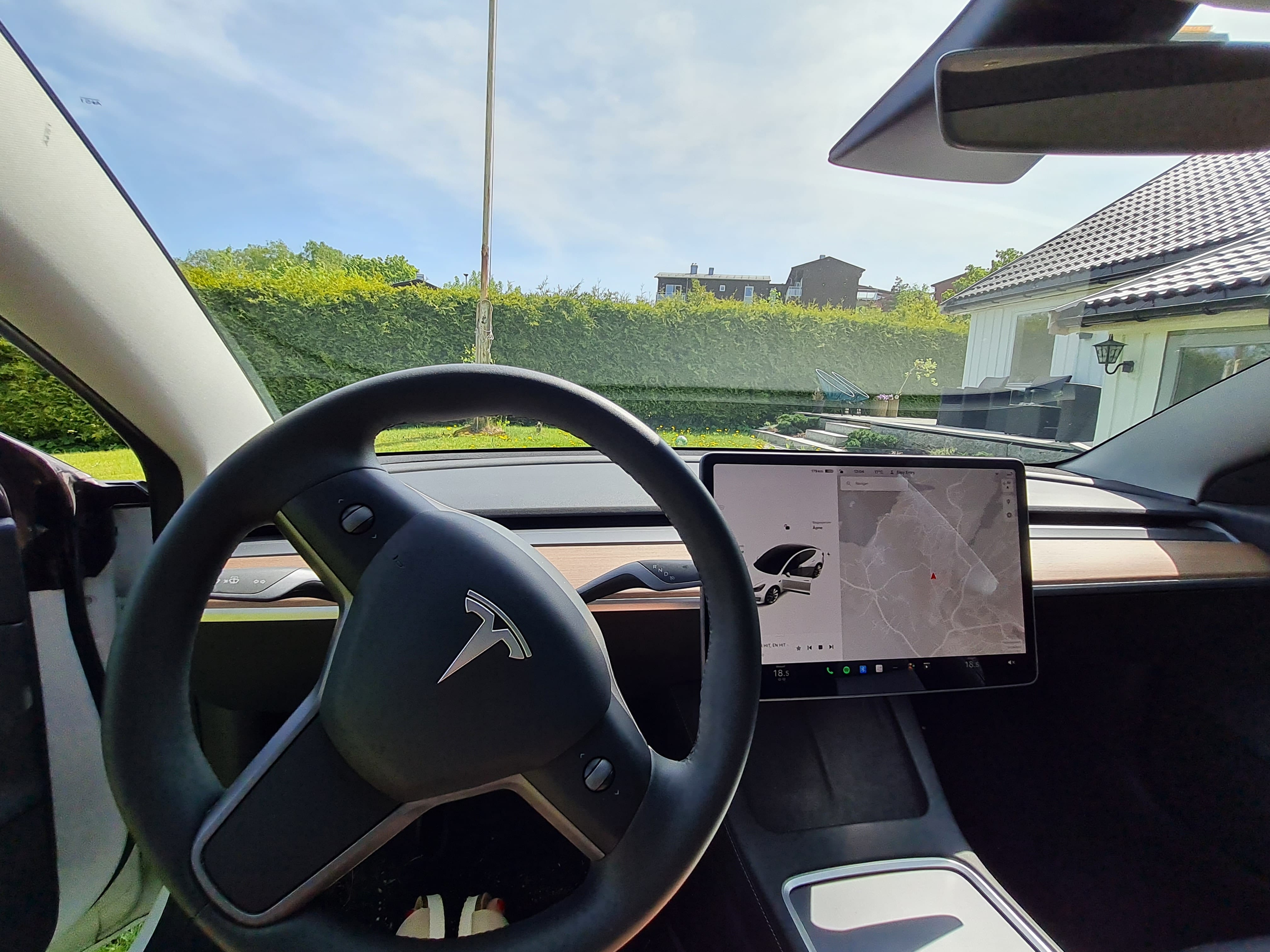Tesla Model 3 med Cruisekontroll
