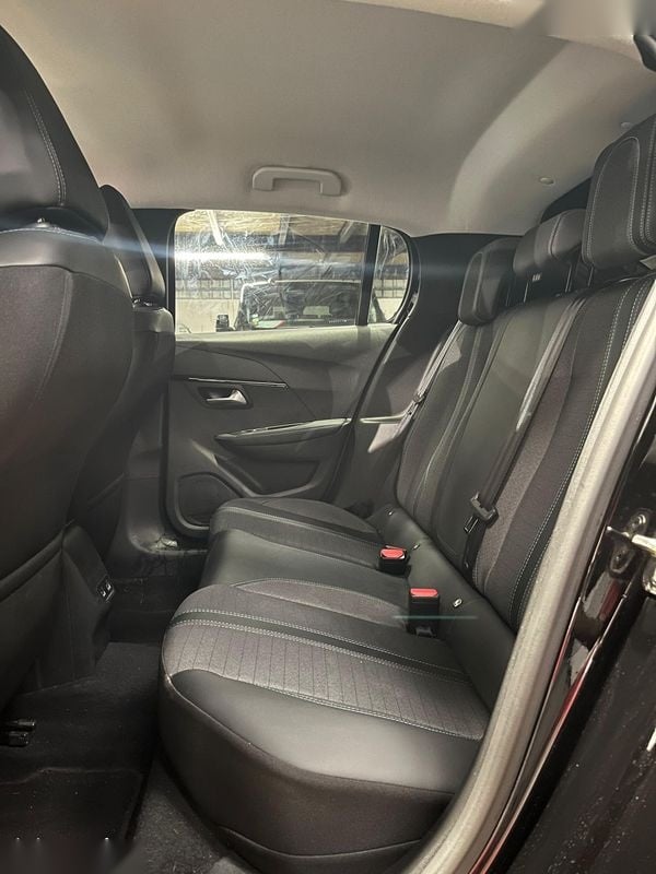 Peugeot 208 avec GPS