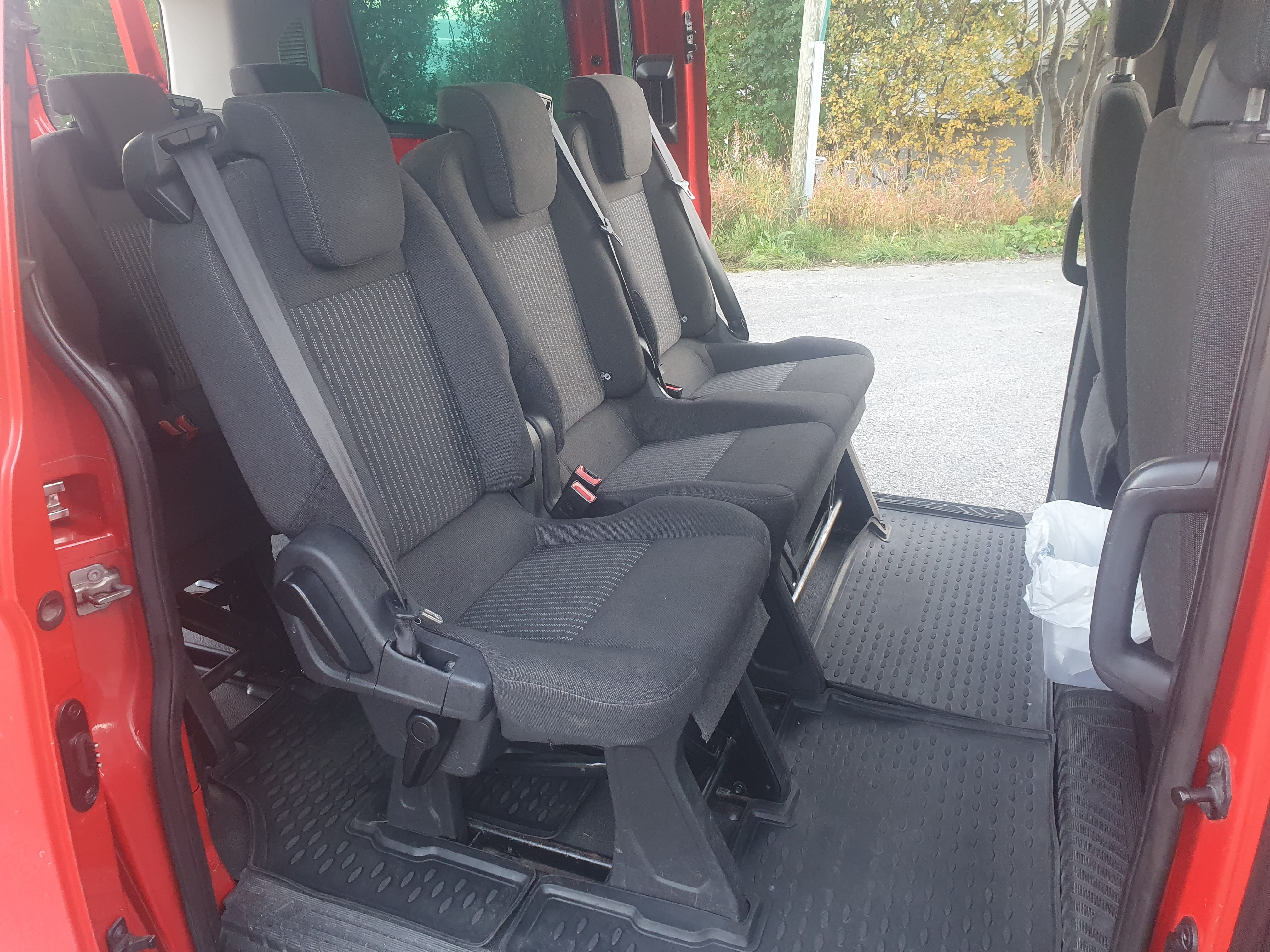 Ford Tourneo Custom 2.2 TDCI met Sneeuwbanden