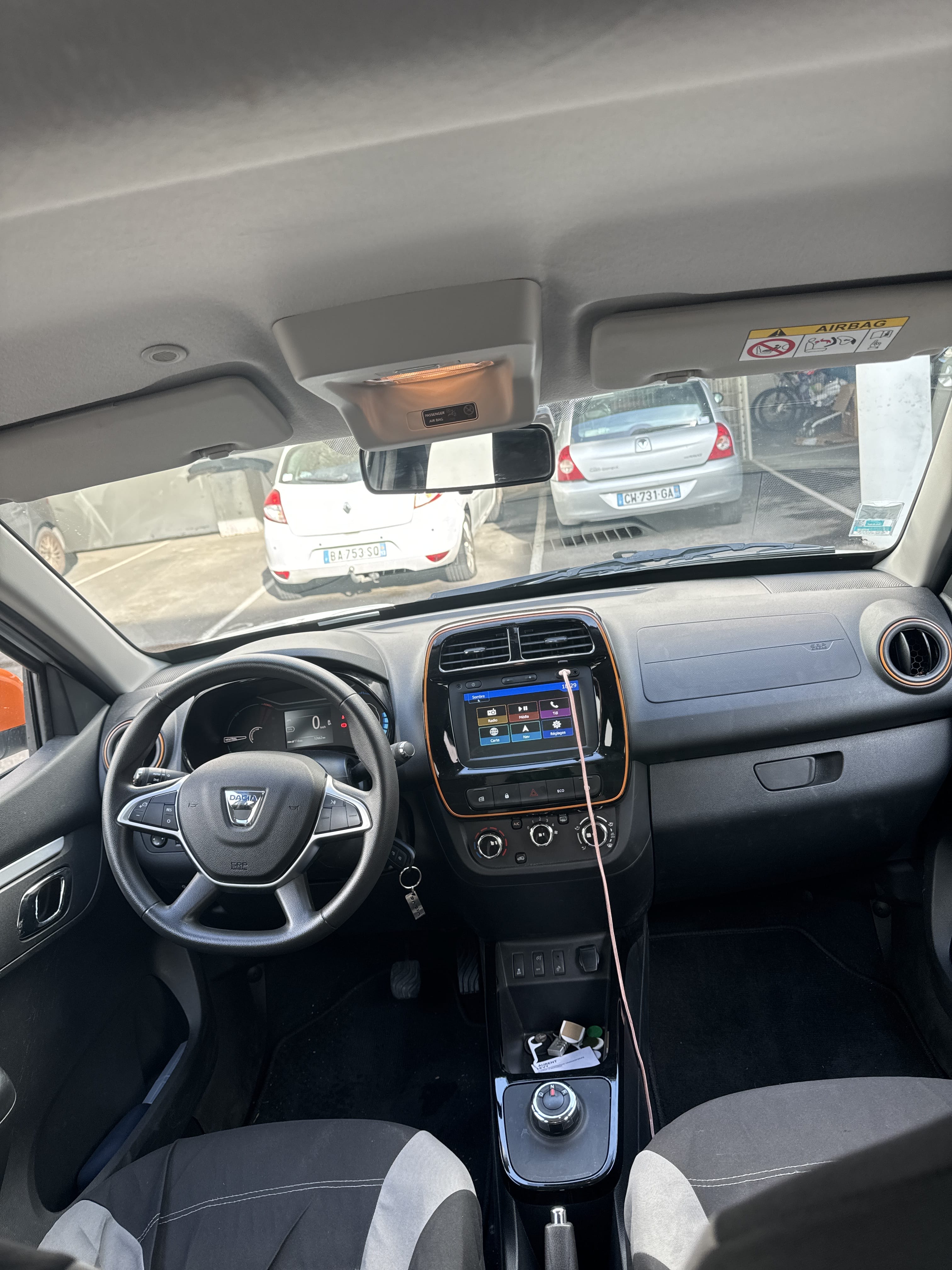 Dacia Spring avec GPS