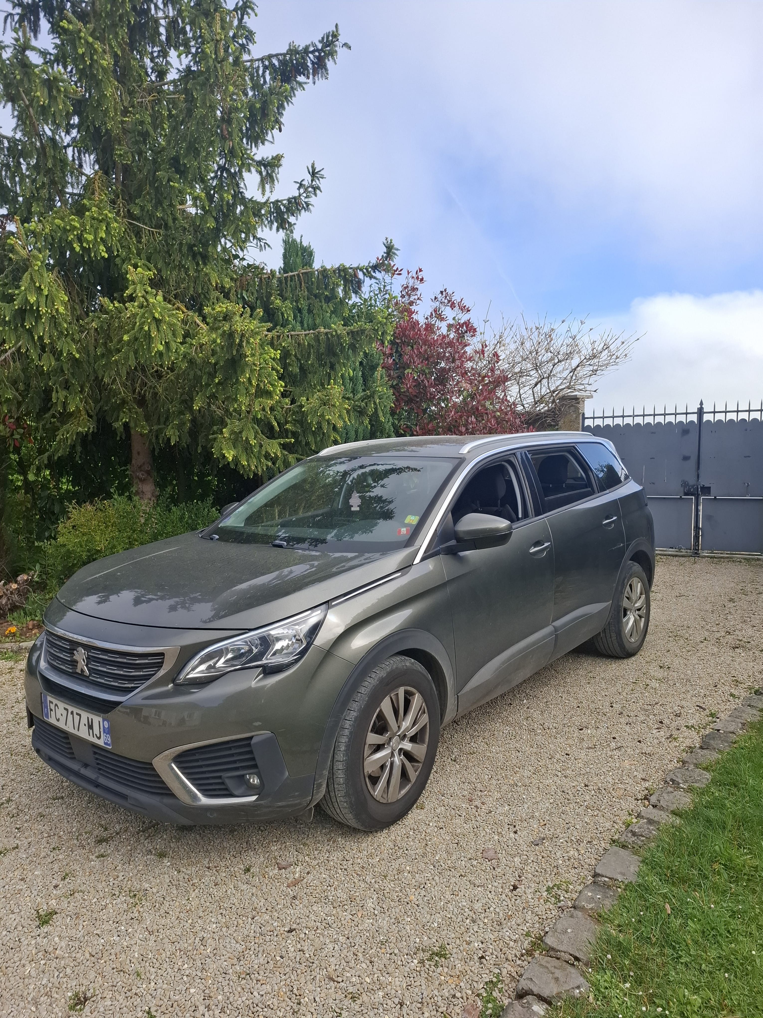 Peugeot 5008, 2018, Essence 98, automatique, 7 places
