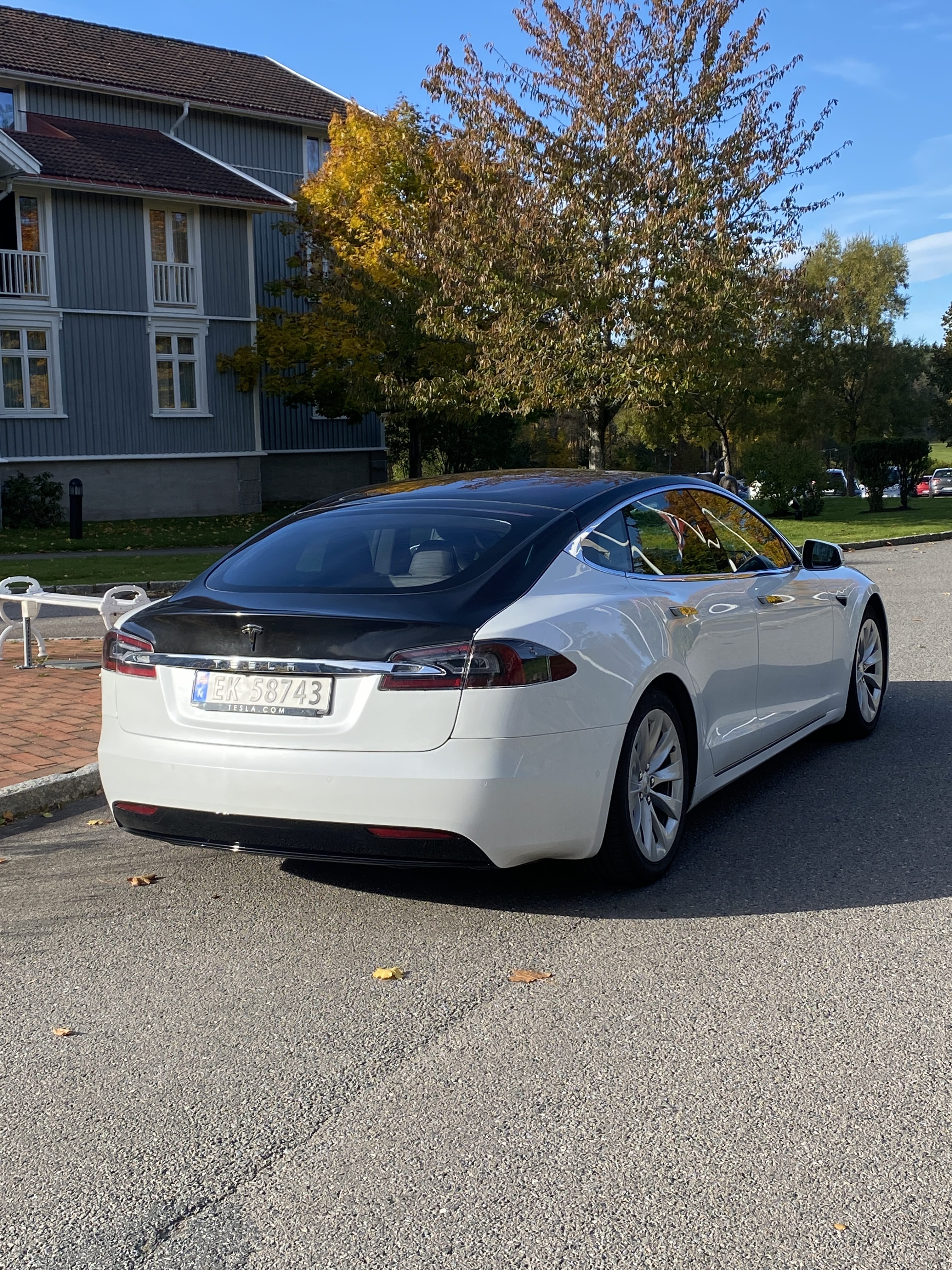 Tesla Model S 75 D 4WD med GPS