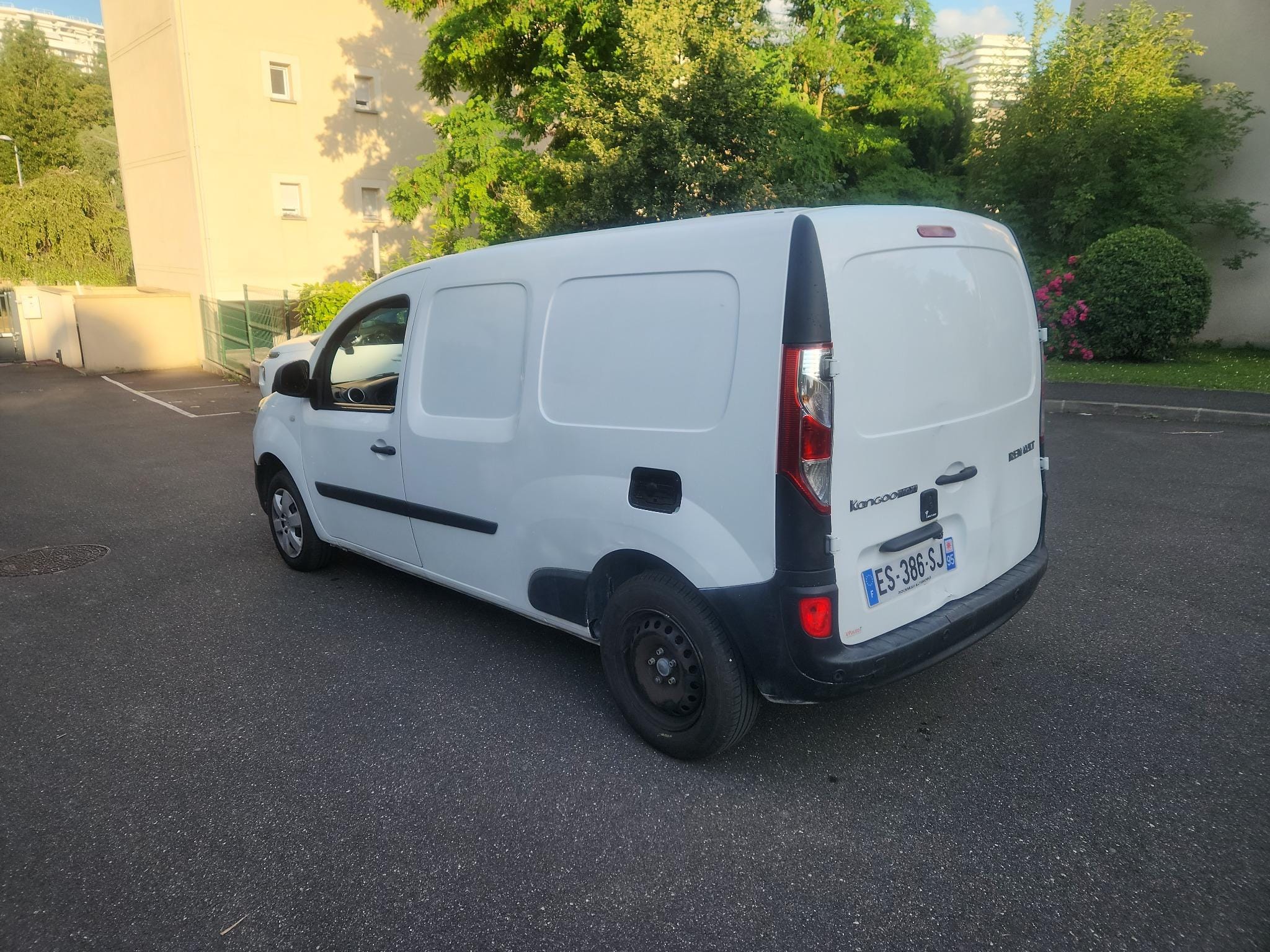 Renault Kangoo Express MAXI 1.5 DCI 90 cv avec GPS