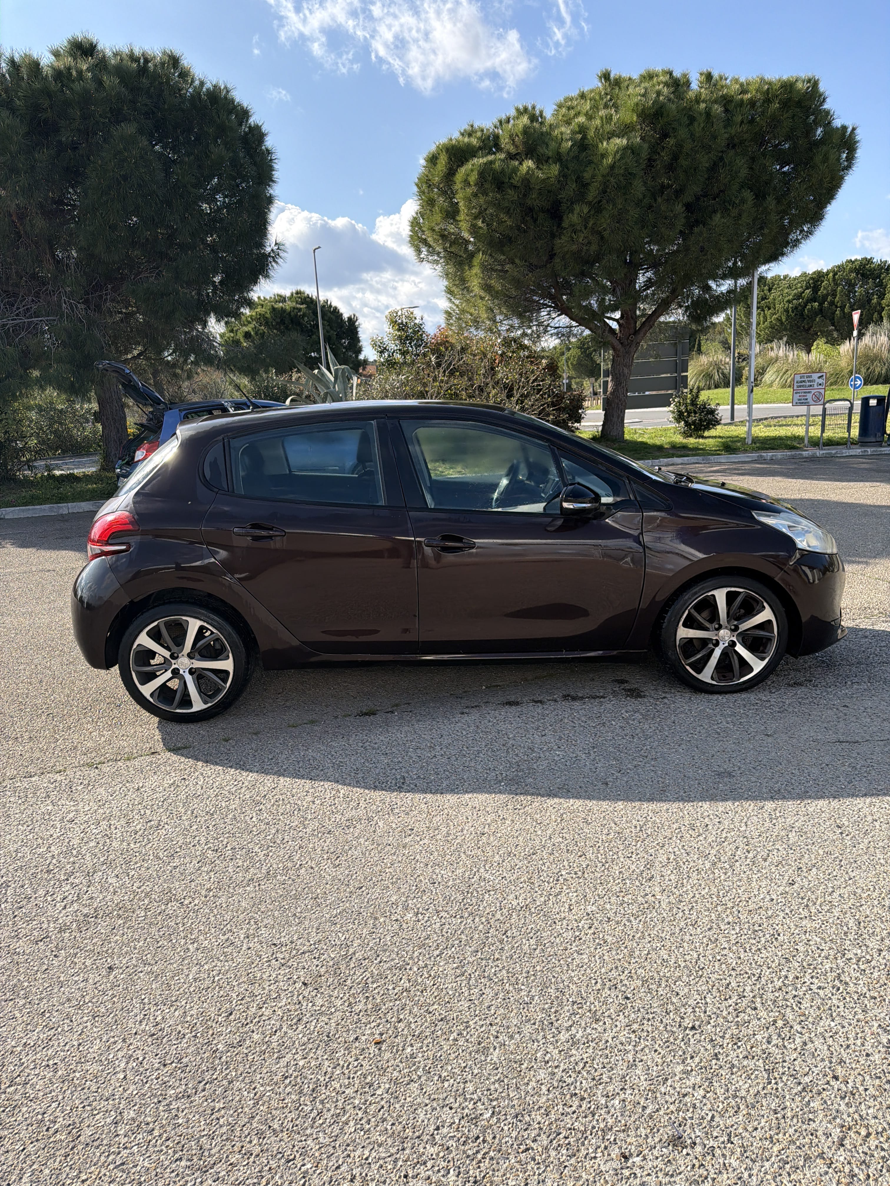 Peugeot 208 avec Climatisation