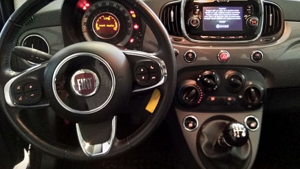 Fiat 500 1.2L 69CH toit panoramique avec Entrée audio / iPod
