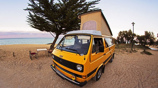 Volkswagen Transporter Combi Van Westfalia camping-car en location de vacance à l'île d'Oléron