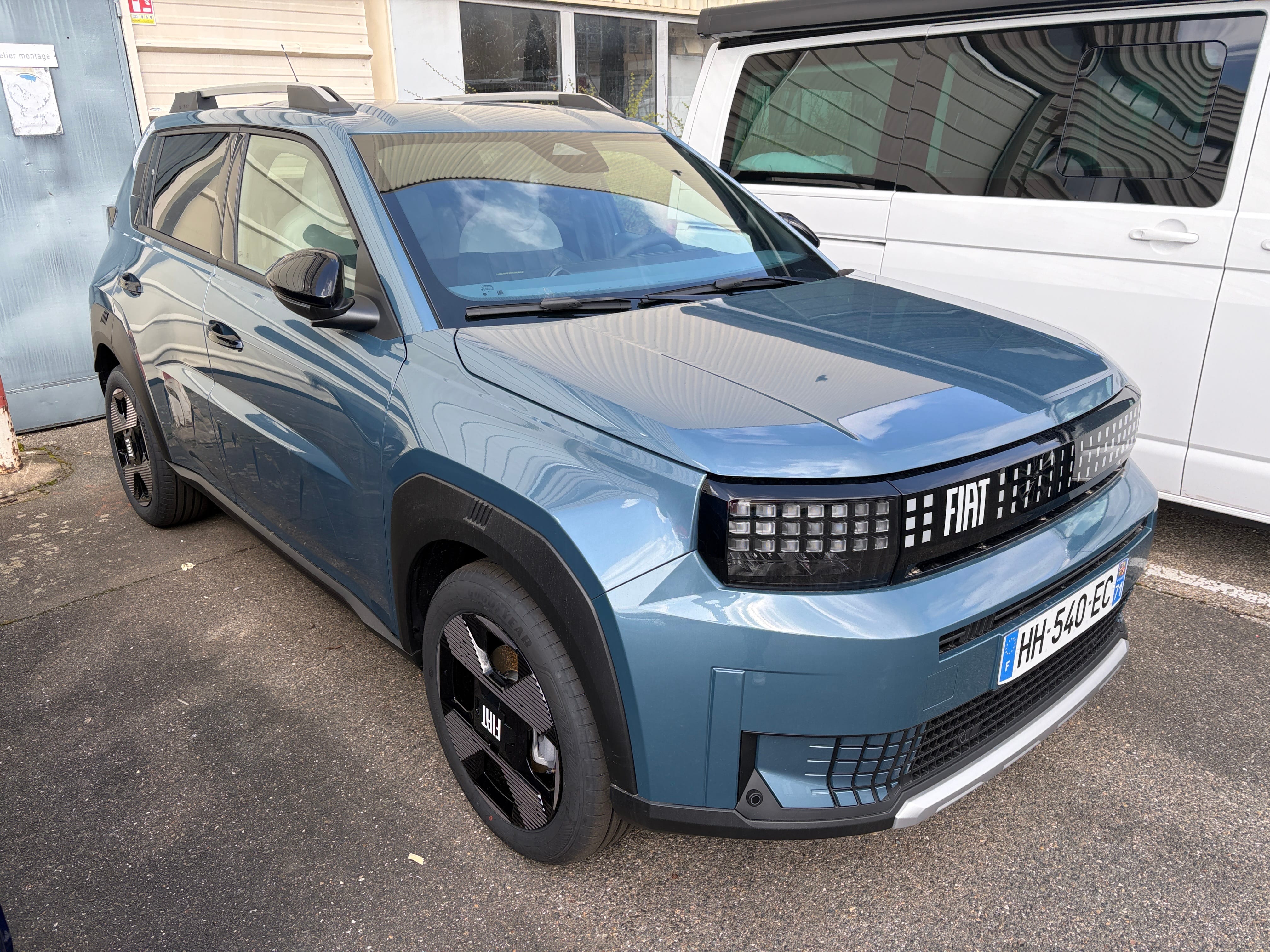 Fiat Grande Panda, 2025, Essence 95 / Électrique (hybride), automatique