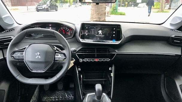 Peugeot 208 FL817 avec Audio Bluetooth