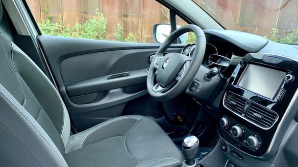 Renault Clio Louez la Renault Clio 4 Essence – Pratique, Économique et Confortable ! avec Régulateur de vitesse