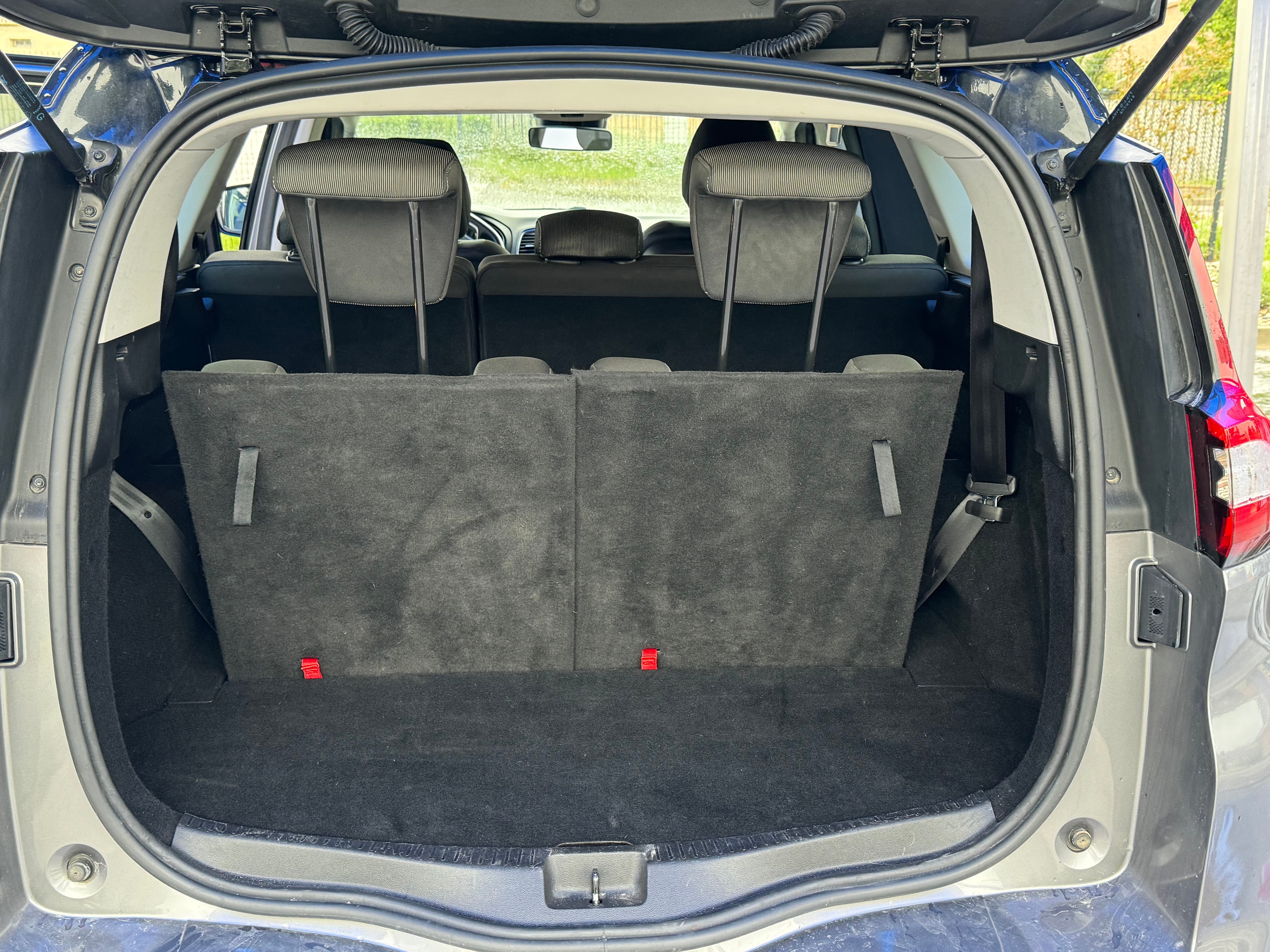 Renault Grand Scenic avec Attelage