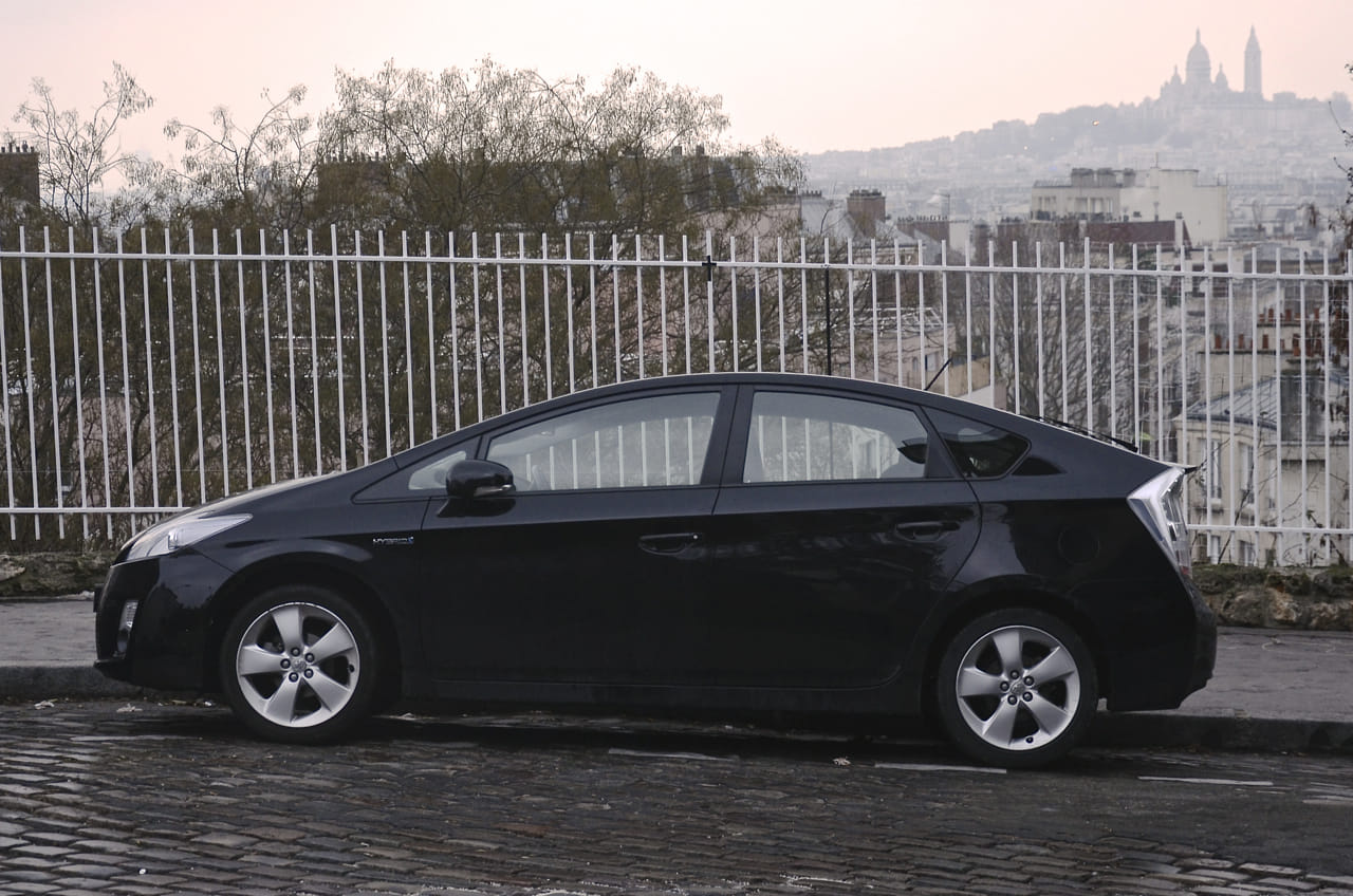 Toyota Prius + 136H avec Entrée audio / iPod