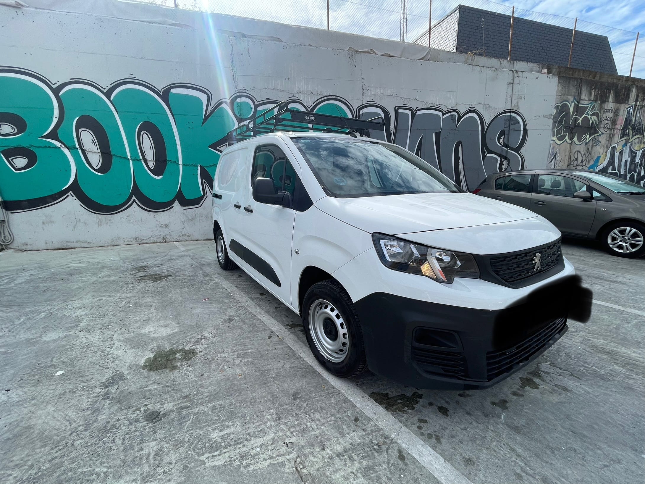 Peugeot Partner Furgoneta with Air conditioning