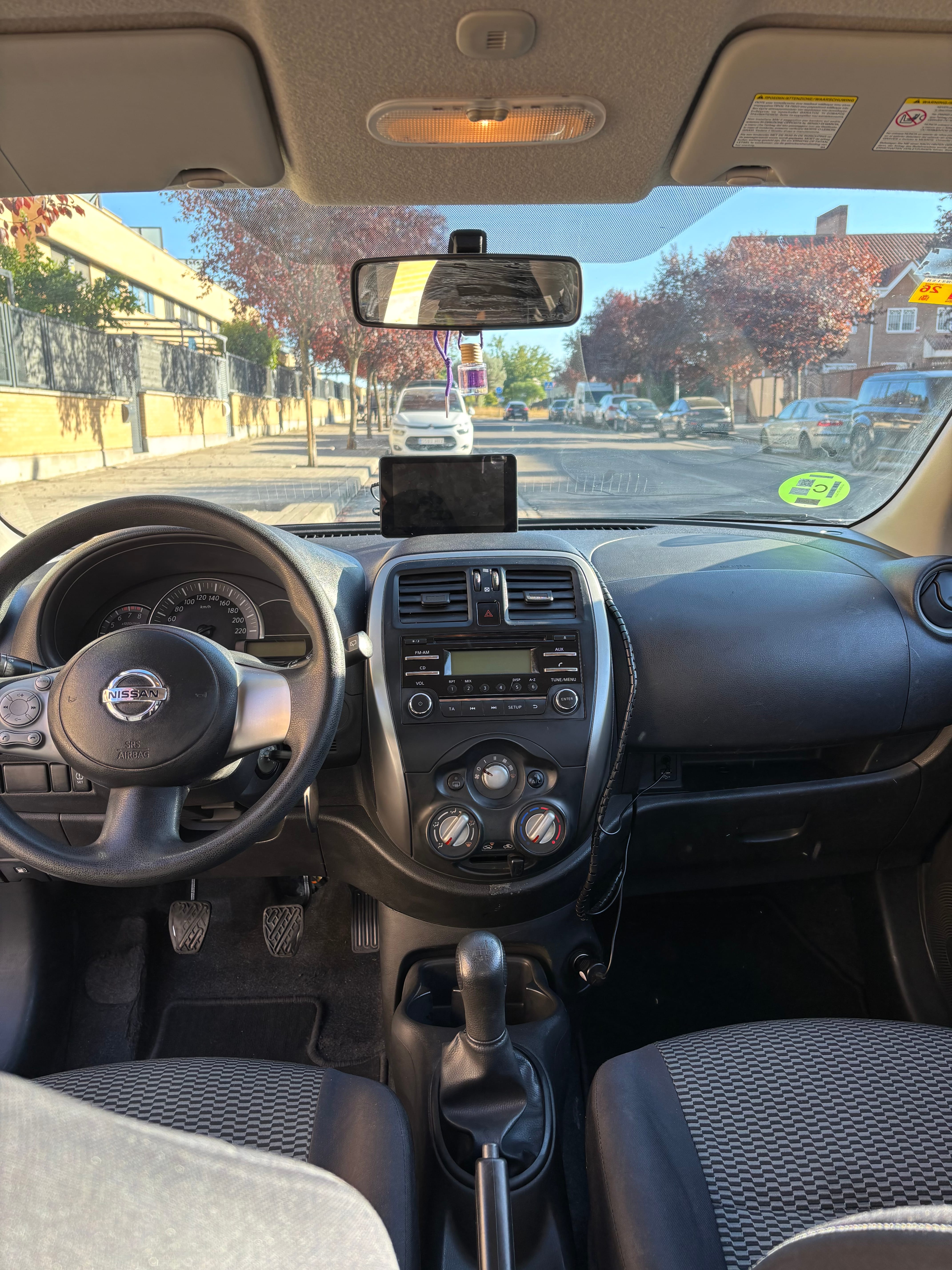 Nissan Micra  1.2 - Bajo consumo, 5 plazas y etiqueta C con Audio Bluetooth