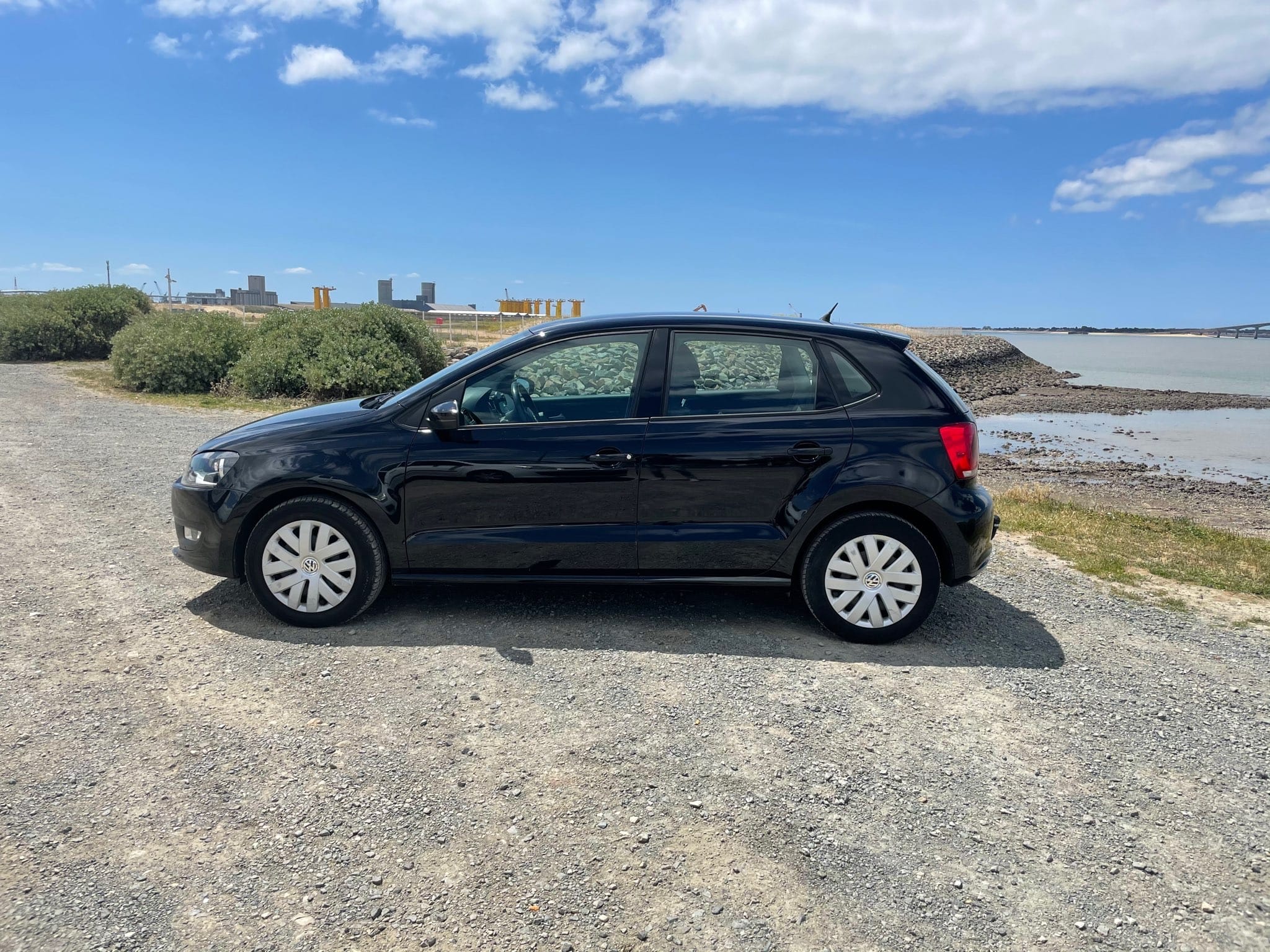 Volkswagen Polo V - Sur-équipé (+location 4 vélos max) - 1.2 - 70cv avec Climatisation