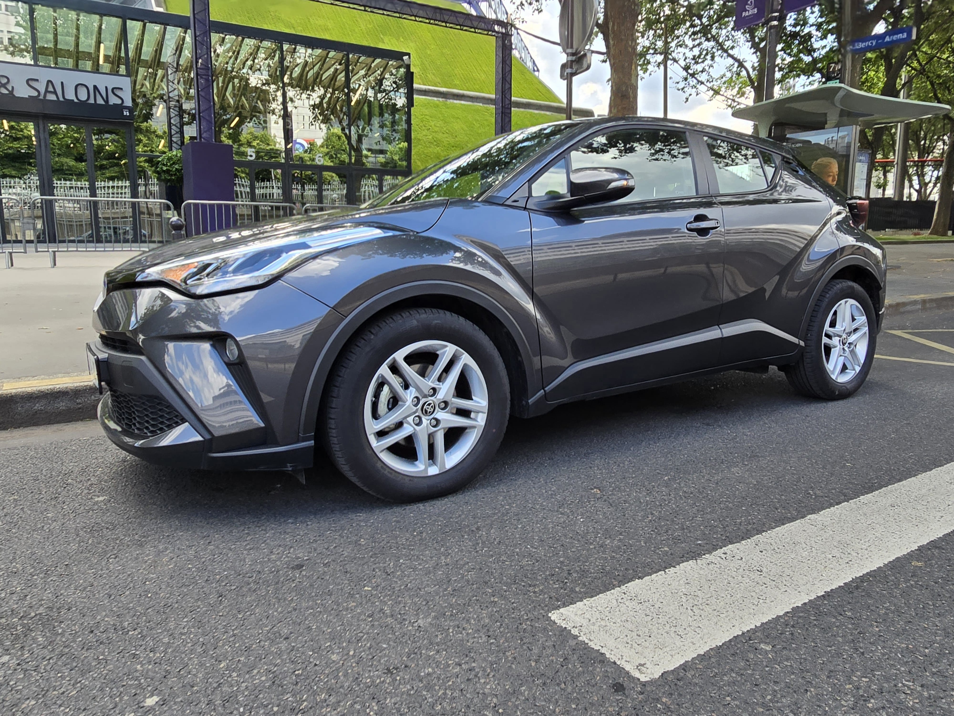 Toyota C-HR 2023 Hybride à Gare de Lyon! avec Apple CarPlay