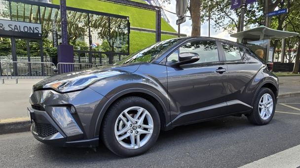 Toyota C-HR 2023 Hybride à Gare de Lyon! avec Apple CarPlay