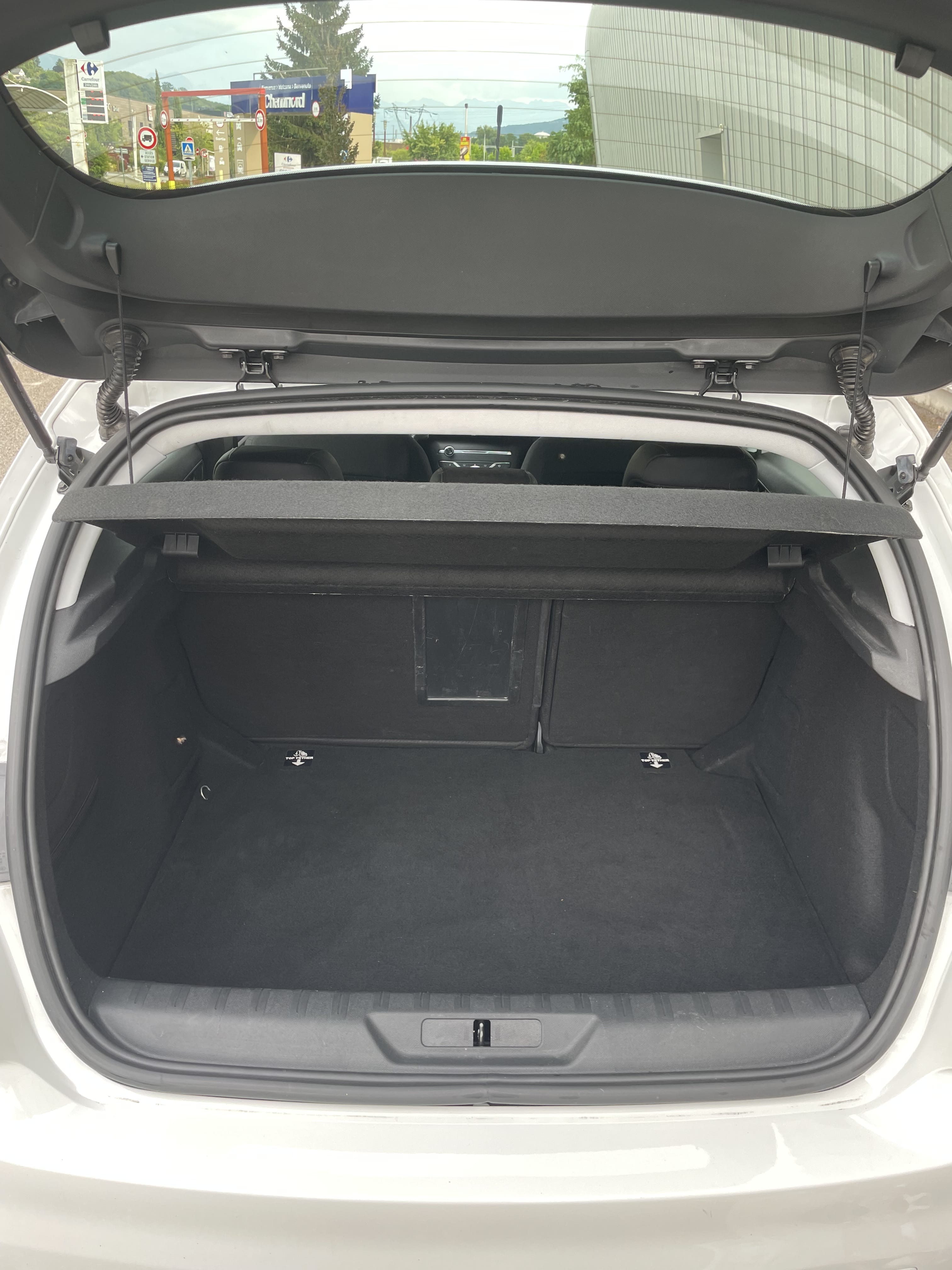 Peugeot 308 avec Apple CarPlay