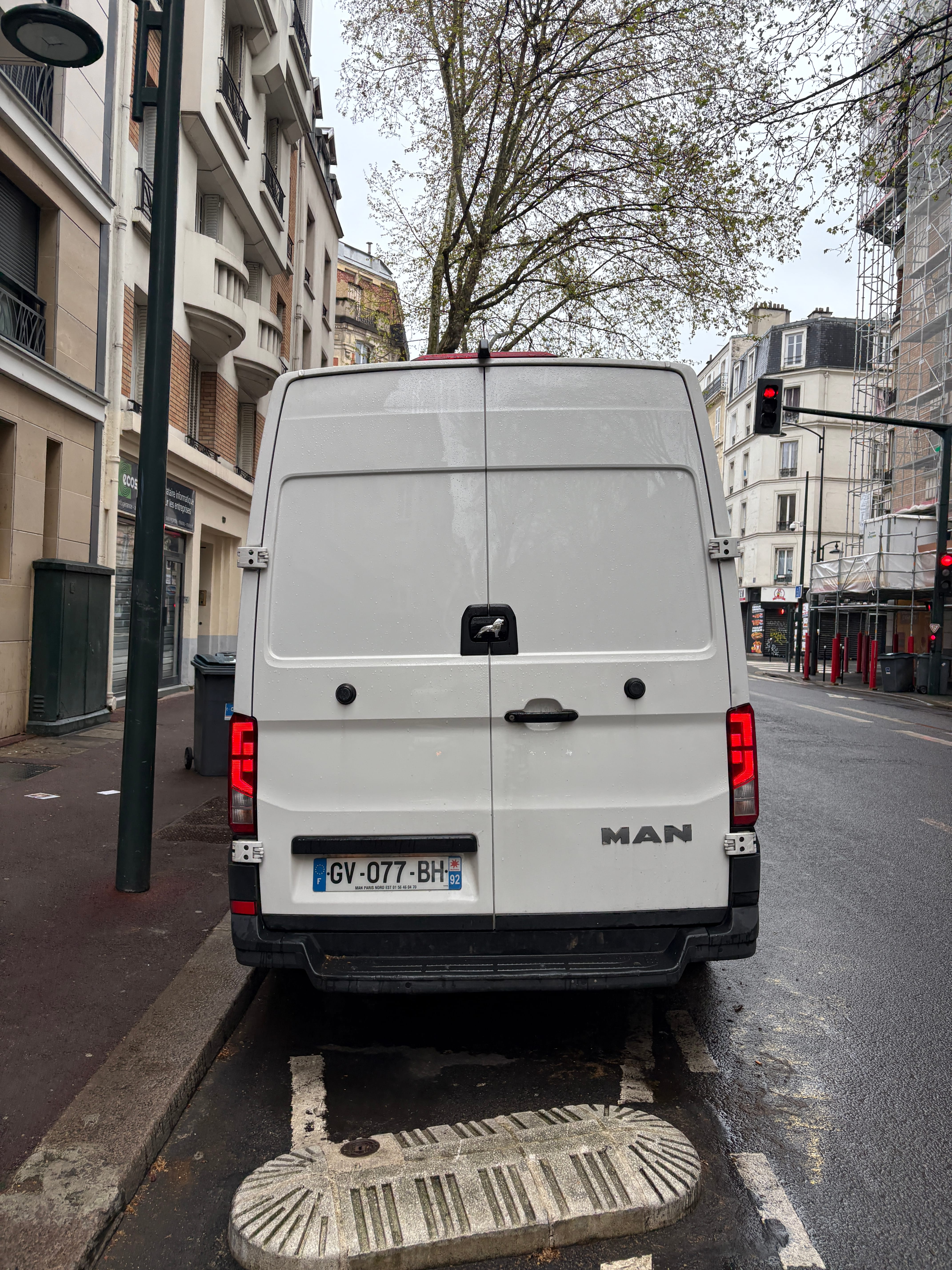 Man TGE avec Caméra de recul