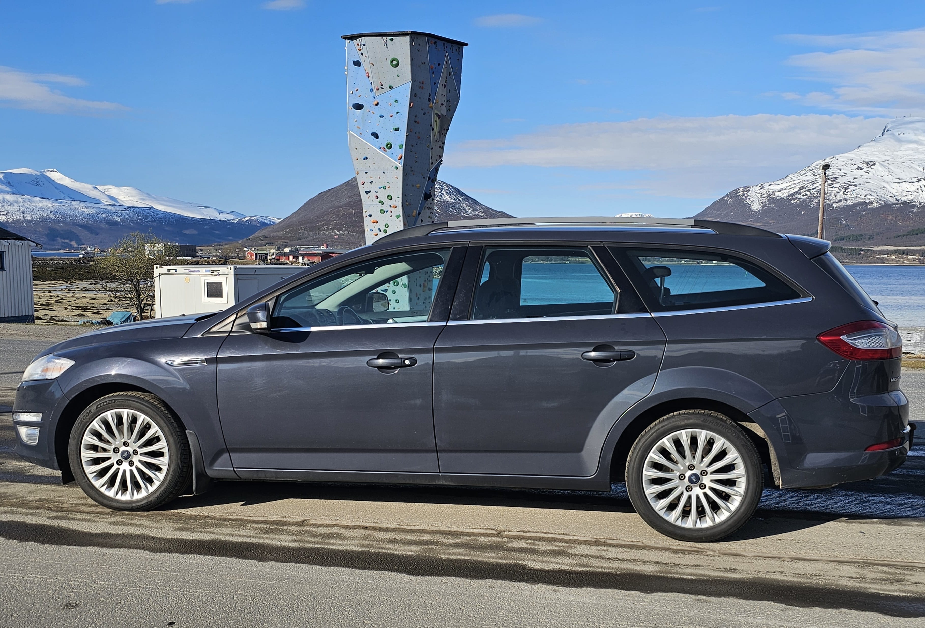 Ford Mondeo SW med Vinterdekk