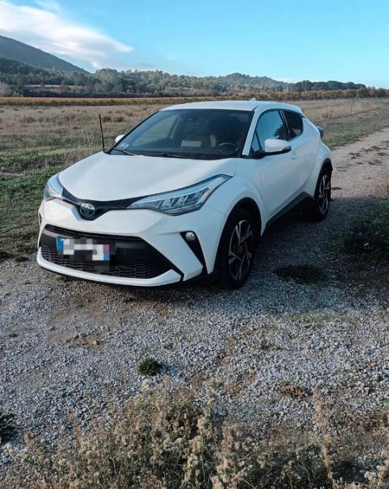 Toyota C-HR Hybrid, 2022, Essence 98 / Électrique (hybride), automatique