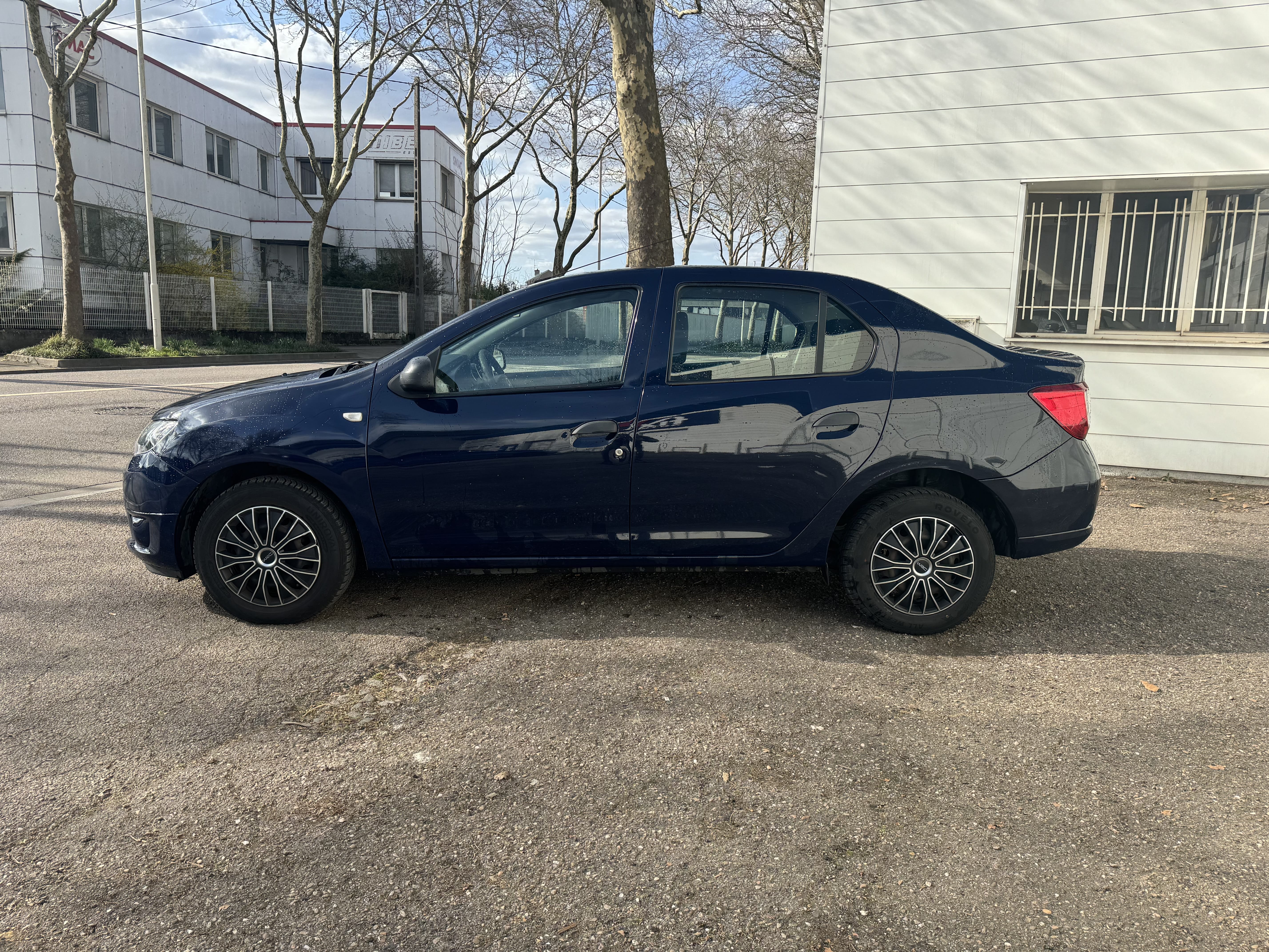 Dacia Logan avec Pneus neige