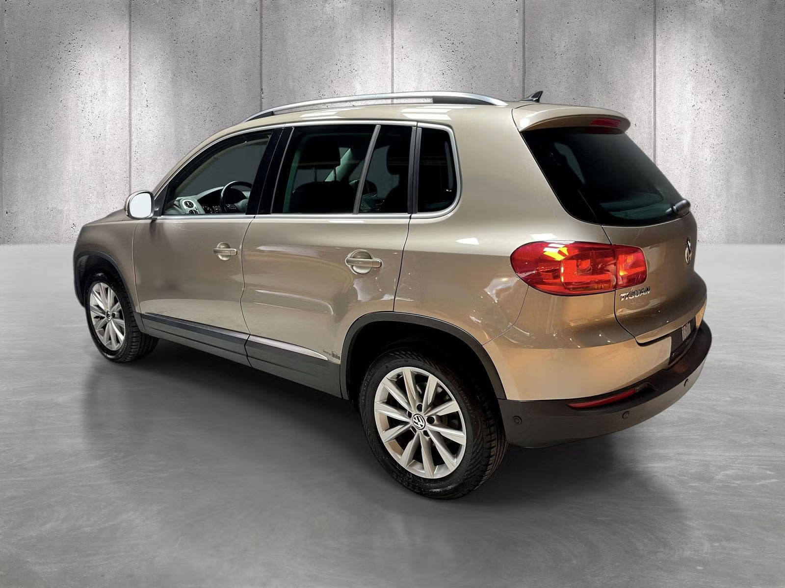 Volkswagen Tiguan 2.0T S 4Motion met GPS