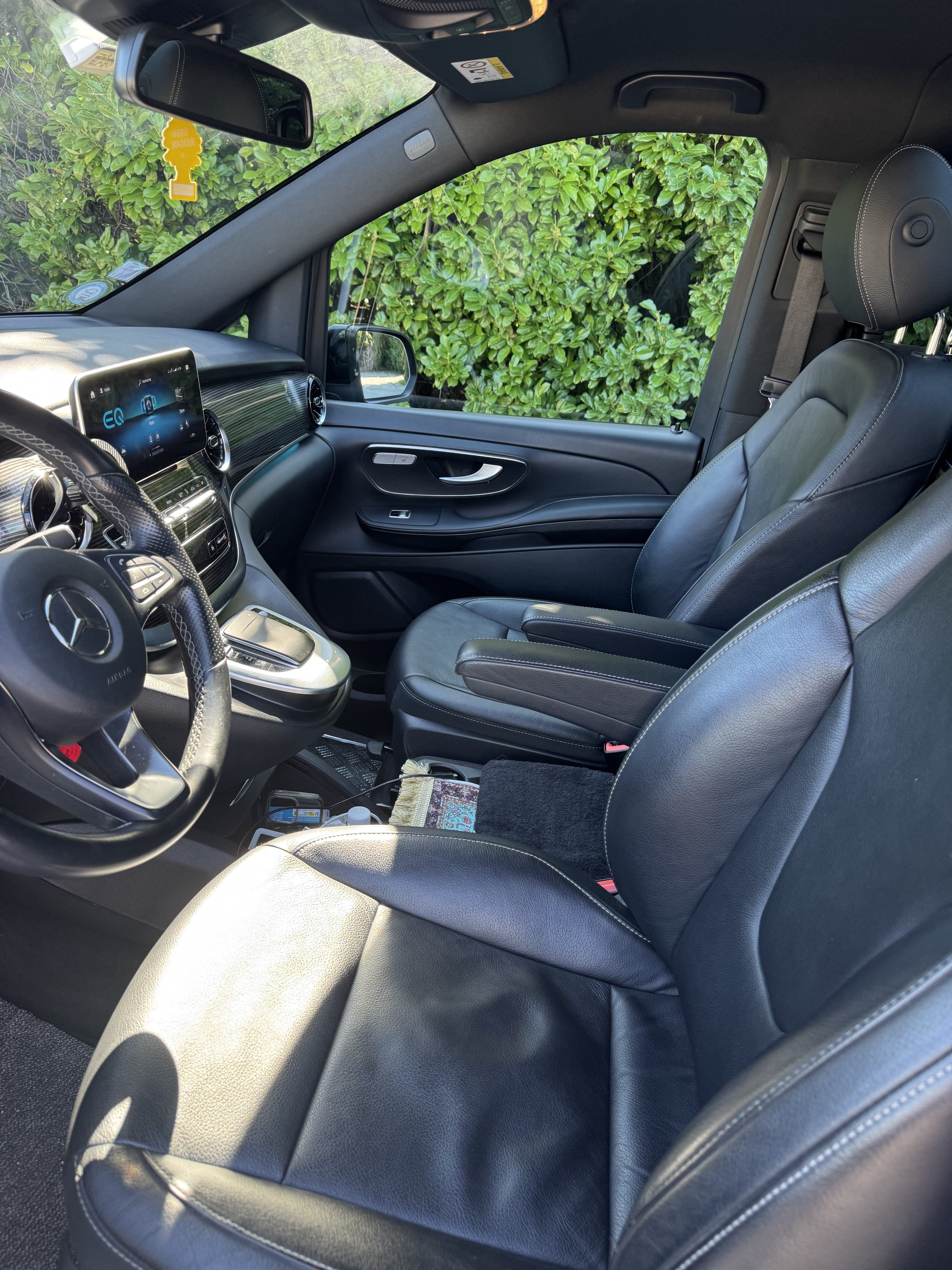 Mercedes-Benz EQV 100% Électrique 420kms de Mars à Octobre et 330kms de Novembre à Février en Eco conduite. avec GPS