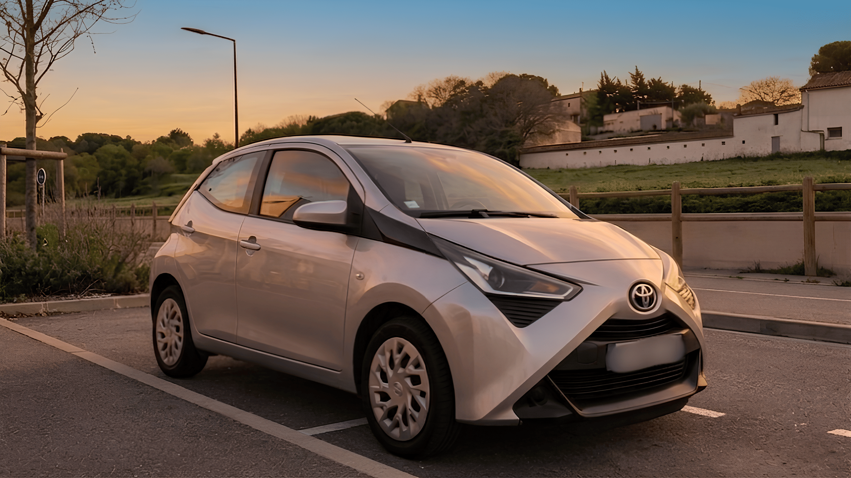 Toyota Aygo II X-play, 2019, Essence 95