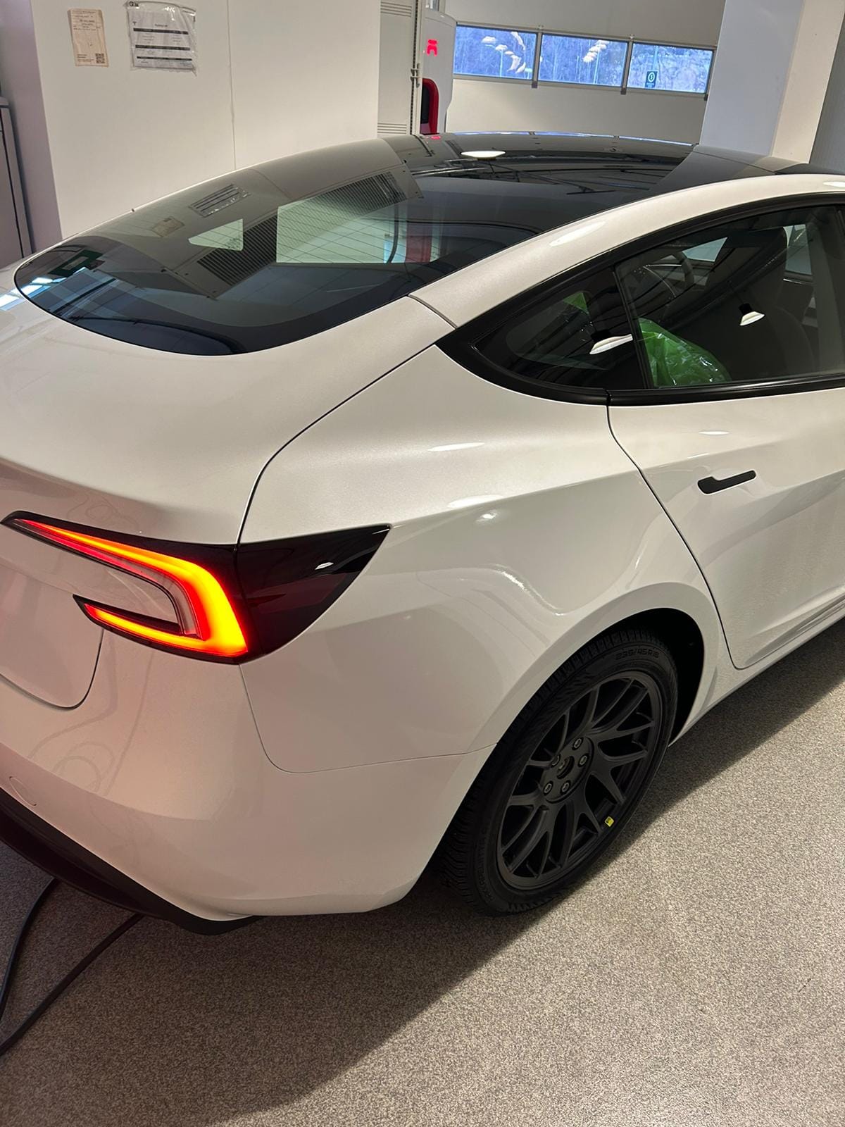 Tesla Model 3 med Cruisekontroll