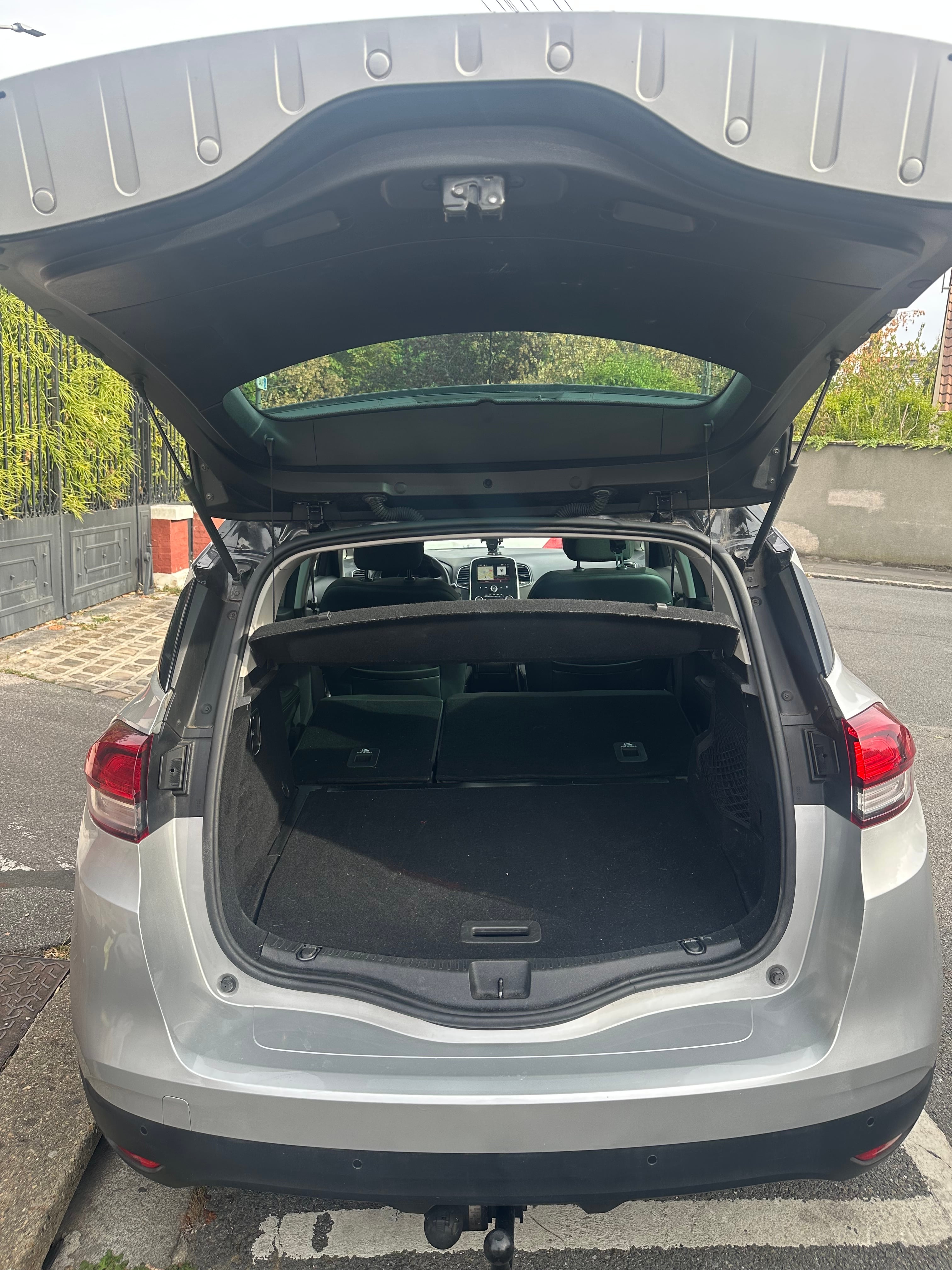Renault Scenic avec Siège bébé