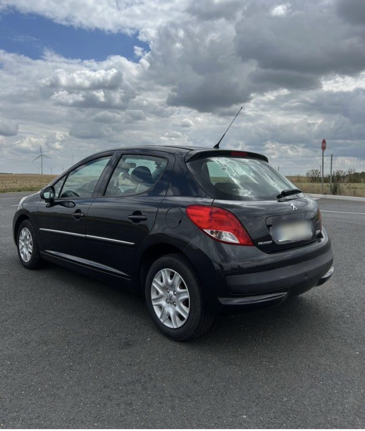 Peugeot 207 with Air conditioning